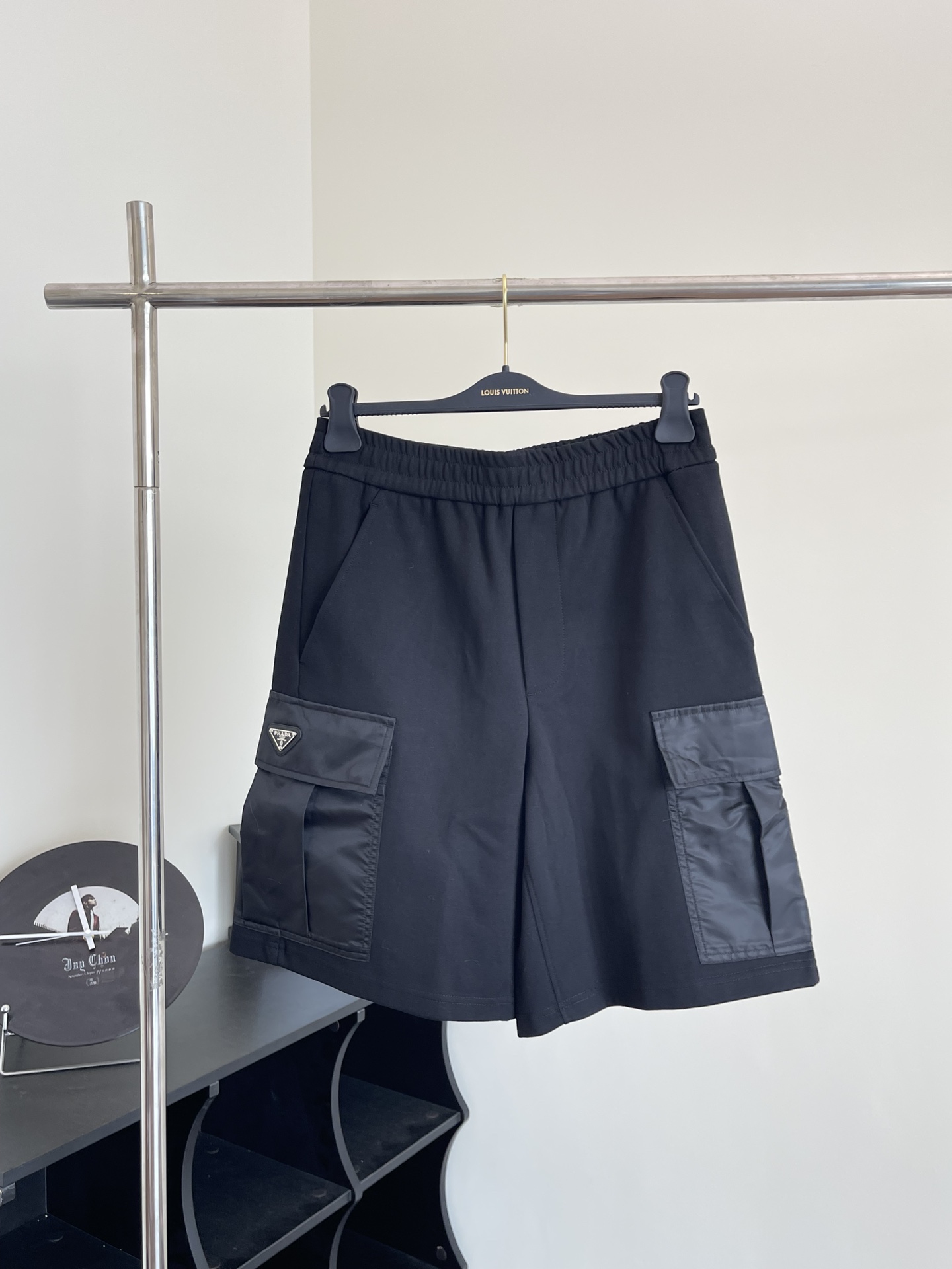Prad*/PRADA shorts de trabajo de algodón con placa de metal, tallas S/M/L/XL, comprados originalmente por 900, tejido d…