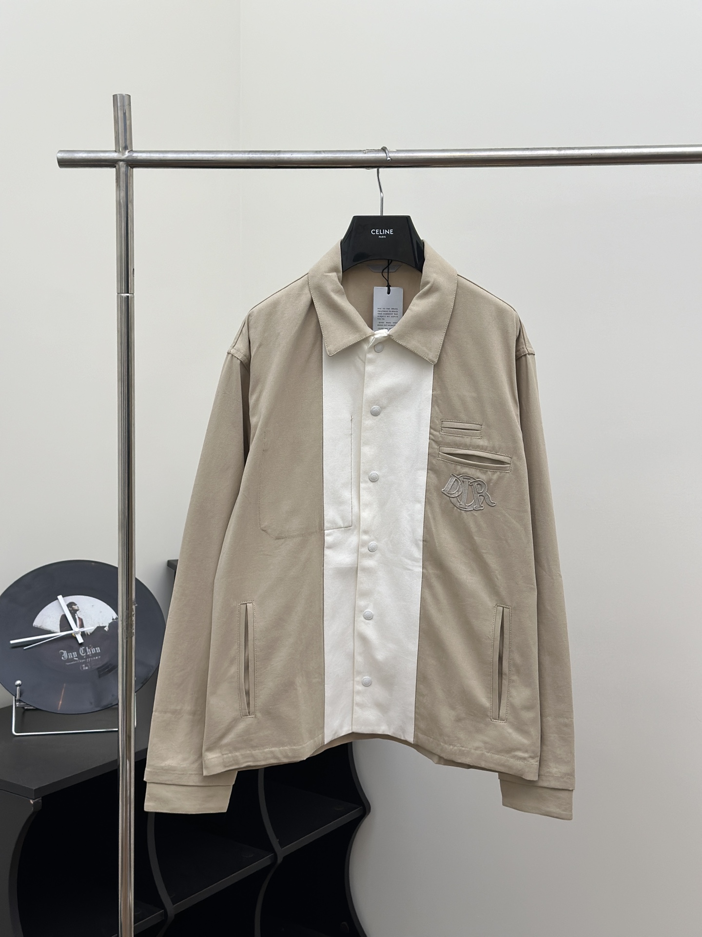 Dio*/Dior 24SS nueva chaqueta estilo primavera y verano con bolsillos laterales y bordado. Talla: 46/48/50/52. El estil…