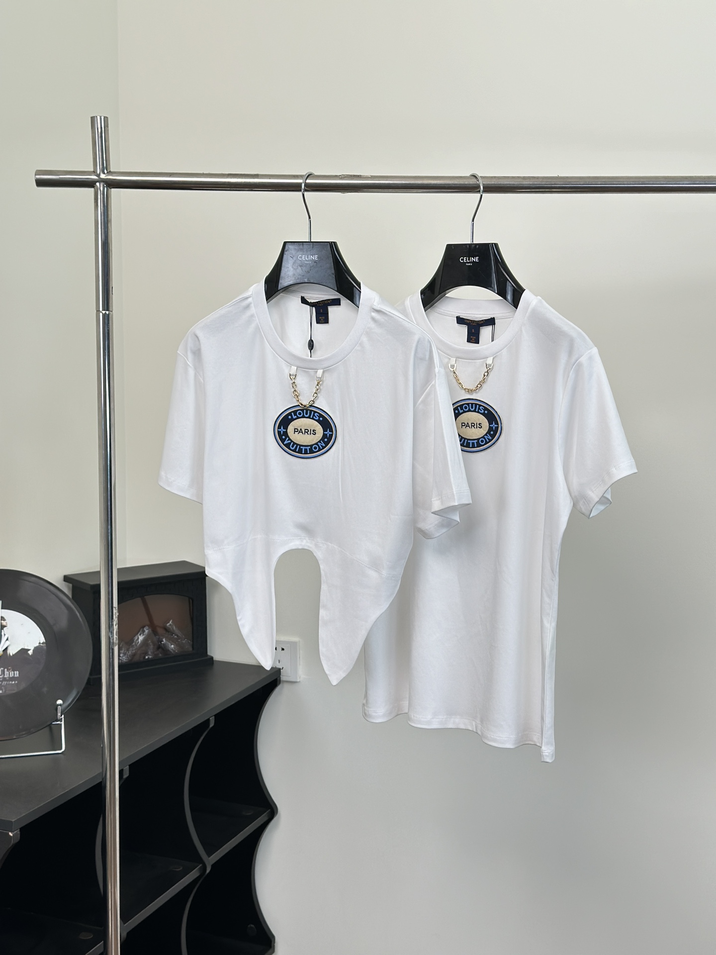 Koop van hoge kwaliteit goedkope hete replica
 Louis Vuitton Kleding T-Shirt Vrouwen Lente/Zomercollectie
