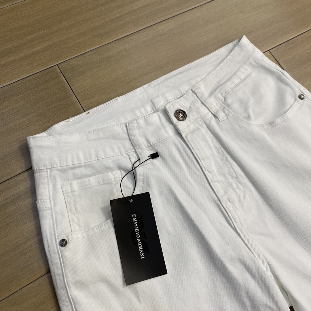 “Armani Jeans: Italy’s Fashion Pioneer in Global Phenomenon” - 图片 2