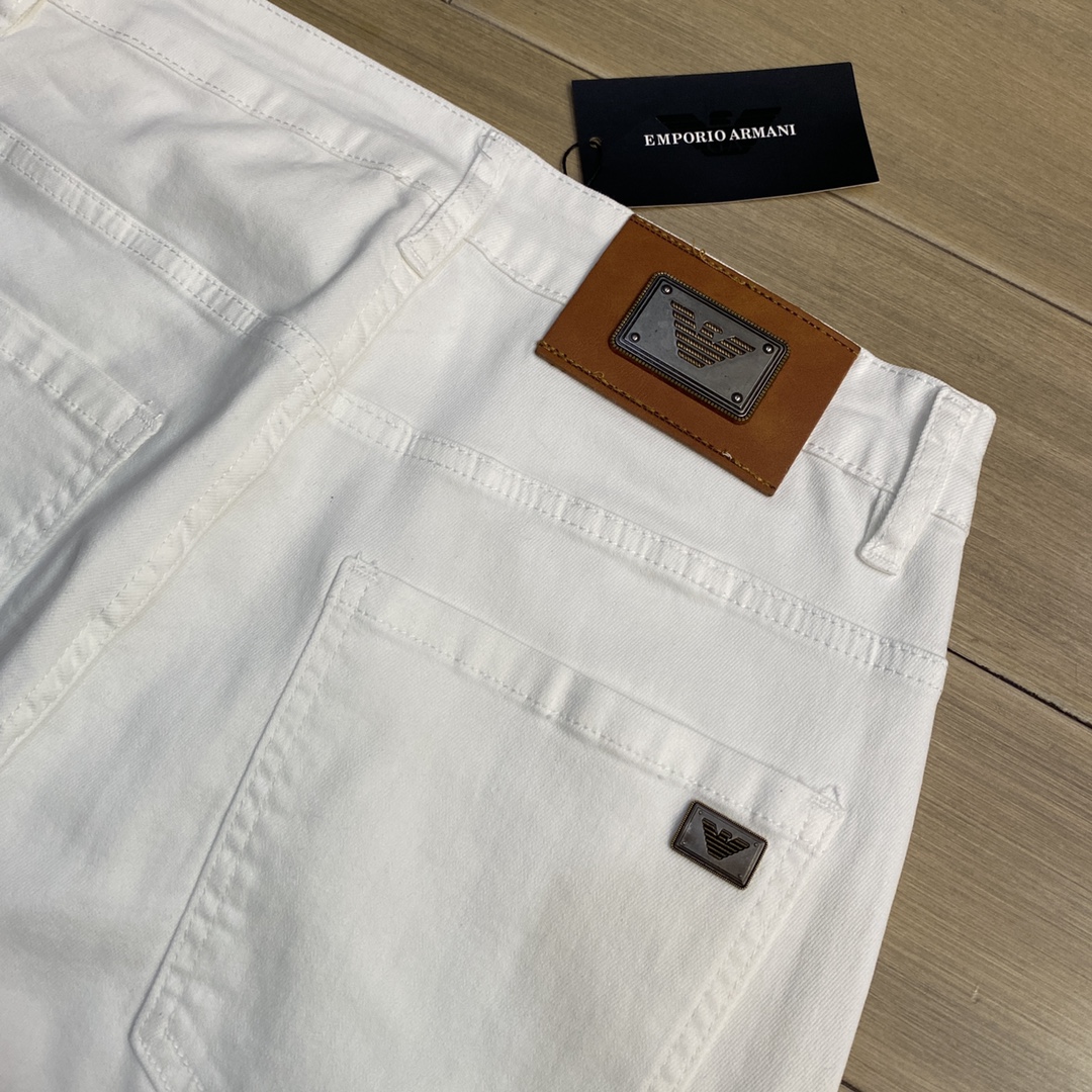 “Armani Jeans: Italy’s Fashion Pioneer in Global Phenomenon” - 图片 5