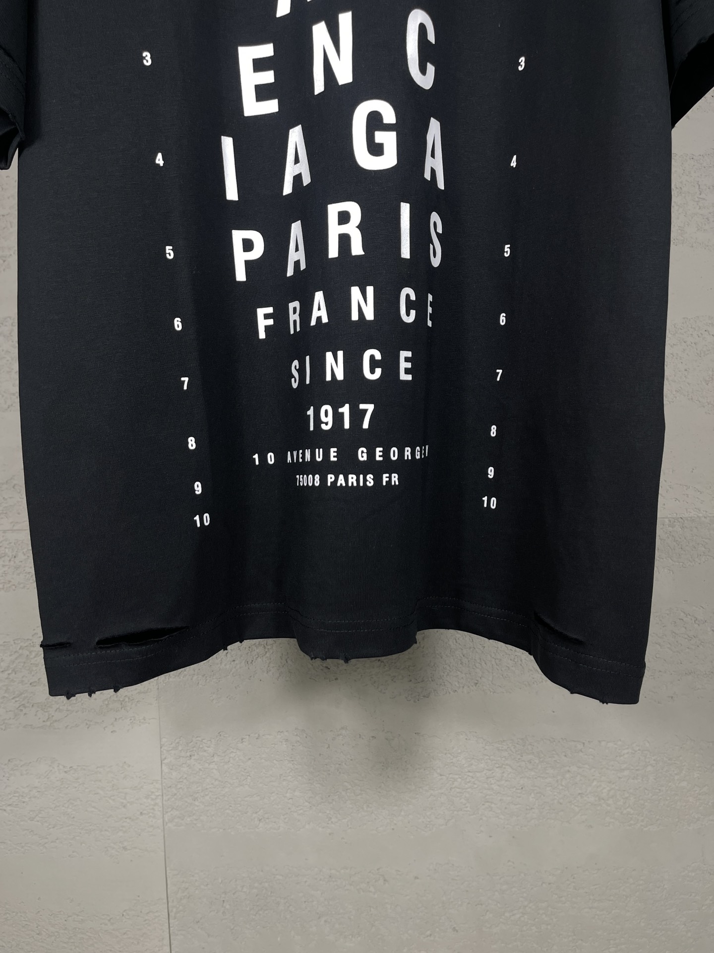 High Quality Women’s Clothes by BALENTCI*GA/Paris.SS25: Lettered Optic T-shirts, Eco-Friendly Prints - 图片 3