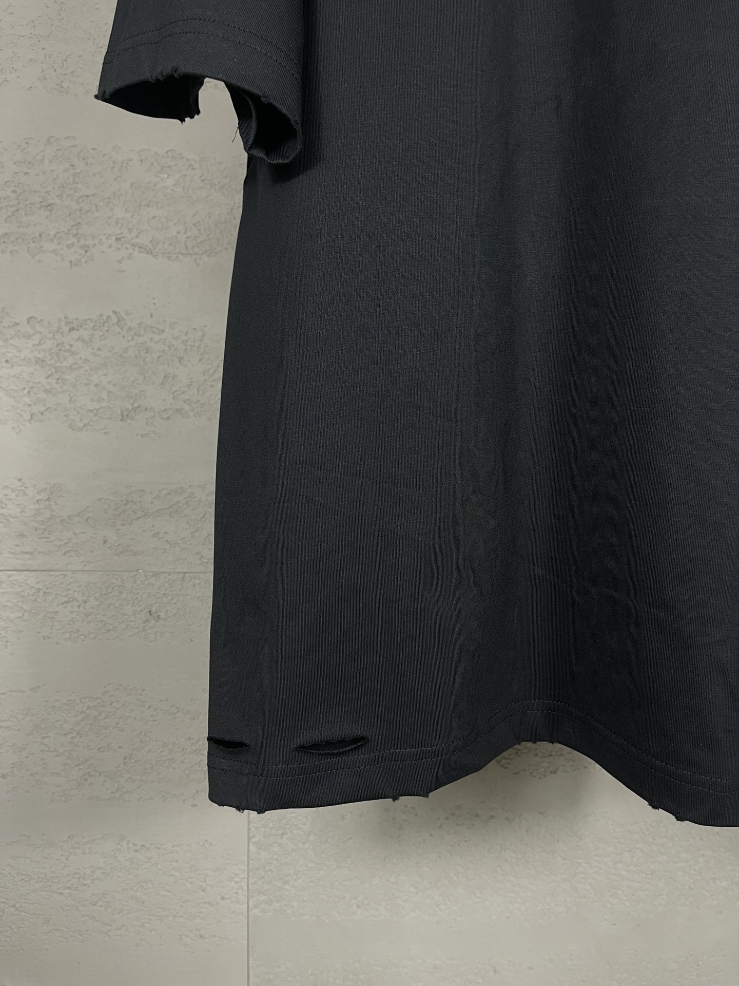 High Quality Women’s Clothes by BALENTCI*GA/Paris.SS25: Lettered Optic T-shirts, Eco-Friendly Prints - 图片 9