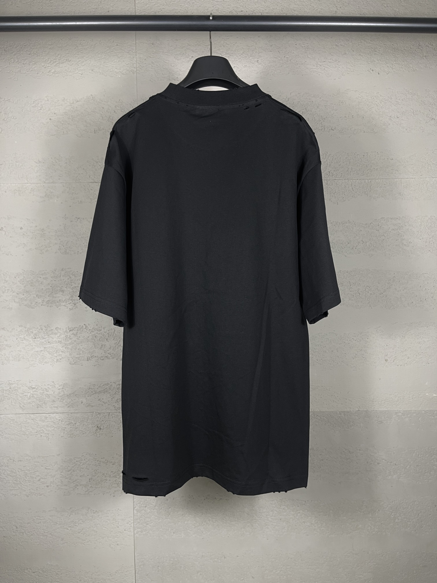 High Quality Women’s Clothes by BALENTCI*GA/Paris.SS25: Lettered Optic T-shirts, Eco-Friendly Prints - 图片 7