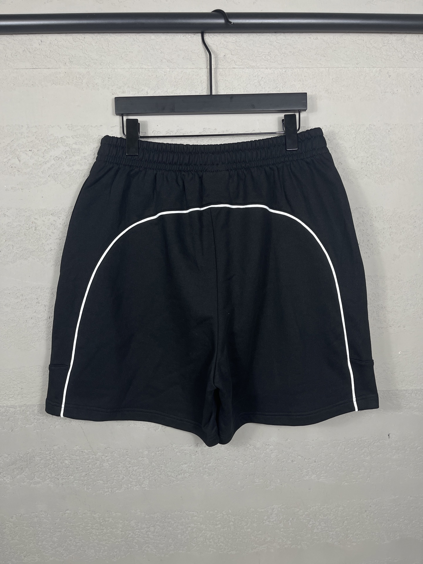 High-End Women’s Suit with Thongs and Embroidered Shorts in Paris Style - 图片 2
