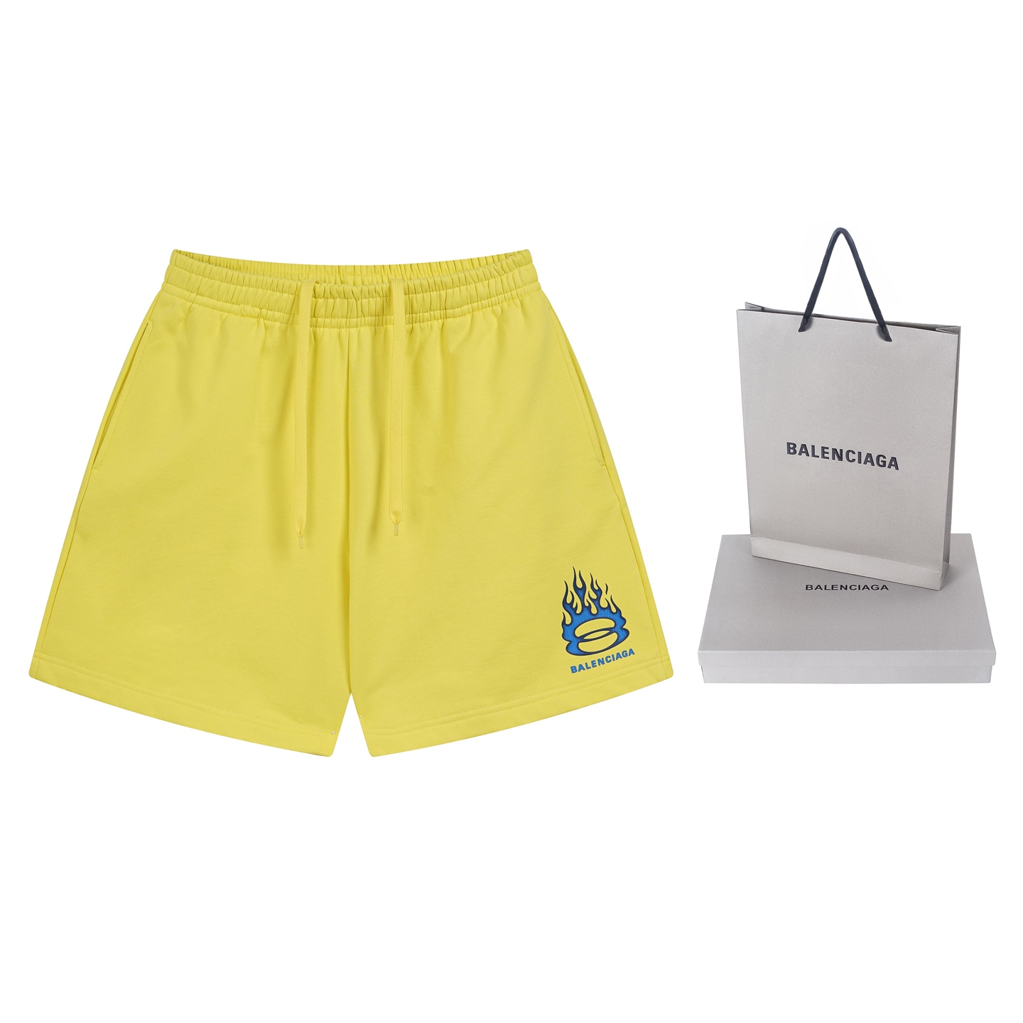 NO:431995,Real photos [Top version. Official website quality] BALENCI*GA/Paris. 2025 new model. Paris Double Ring Flame LOGO crack printing wash water to make old grinding shorts. Brick cabinet synchronized. The first time to develop genuine products, and compare them with happy printing!  The fabric is made of Paris ZP fixed wool cotton wool sweater, weighing 460 grams, and the cloth surface is clean. The cloth pattern is clear, the feel is soft and comfortable. The printing is made of imported environmentally friendly paddle letters, and the effect is three-dimensional. The style is loose. The same style for men and women. Code BL257026. Color black, fluorescent yellow. Size XS S M L,,balenciaga,hoodie,sweatshirts, shorts,alexander wang.19860909实拍图【顶级版本.官网品质】BALENCI*GA/巴黎.2025新款 .巴黎双环火焰LOGO拉裂印花洗水做旧磨烂短裤.砖柜同步.第一时间正品研制,欢印对比！面料采用巴黎ZP定织定染全棉毛圈大卫衣,克重460克,布面干净.布纹清晰,手感柔软舒适,印花釆用进口环保胶桨字母清晰,效果立体.版型釆用宽松版型. 男女同款 编码BL257026 颜色黑色,荧光黄 尺码XS S M L,,balenciaga,hoodie,sweatshirts,shorts,alexander wang,Men's clothing