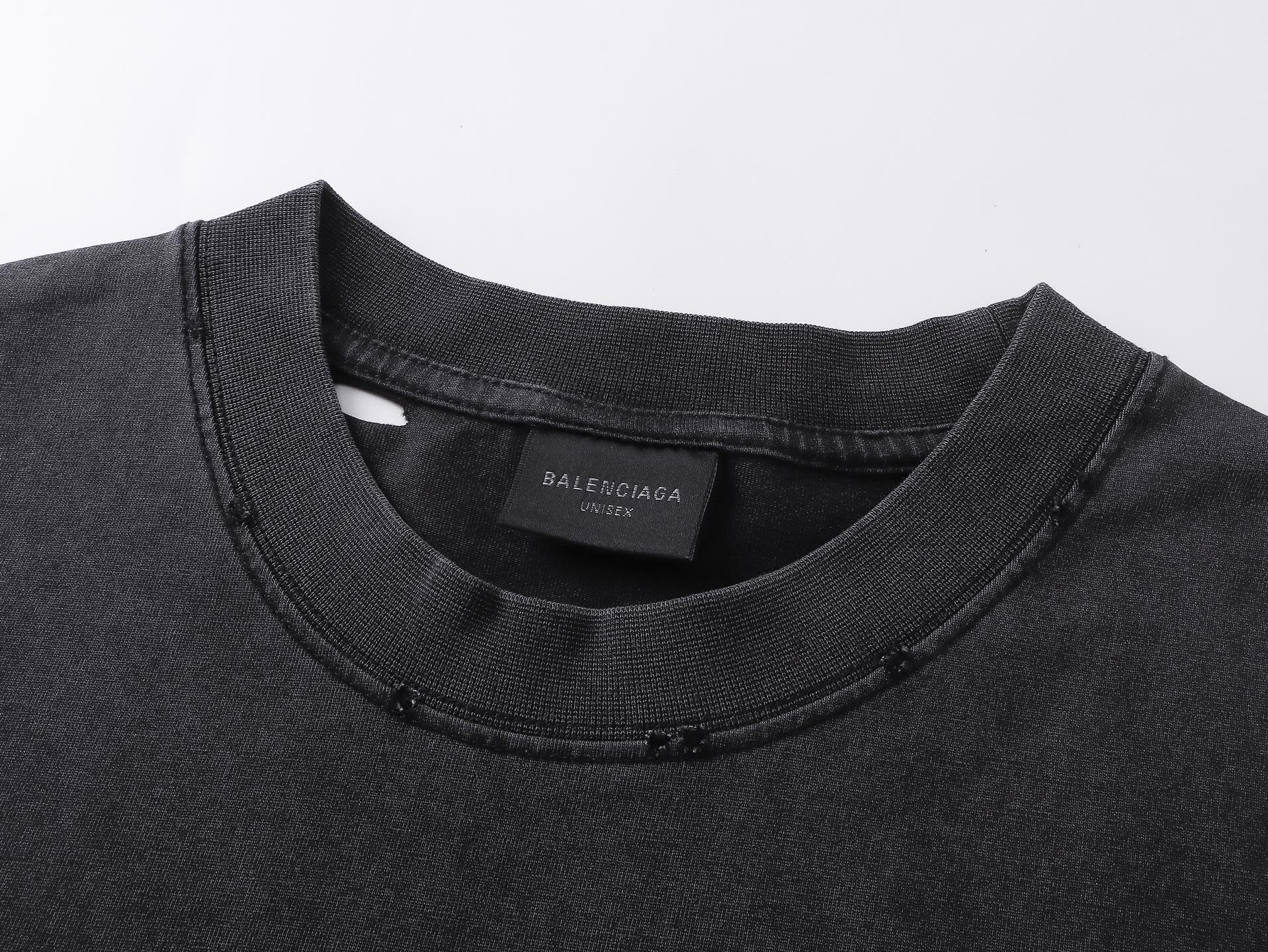 High-quality Women’s Clothes with Balenciaga Packaging: Paris-Woven Fabric, Embroidered Logo. - 图片 4