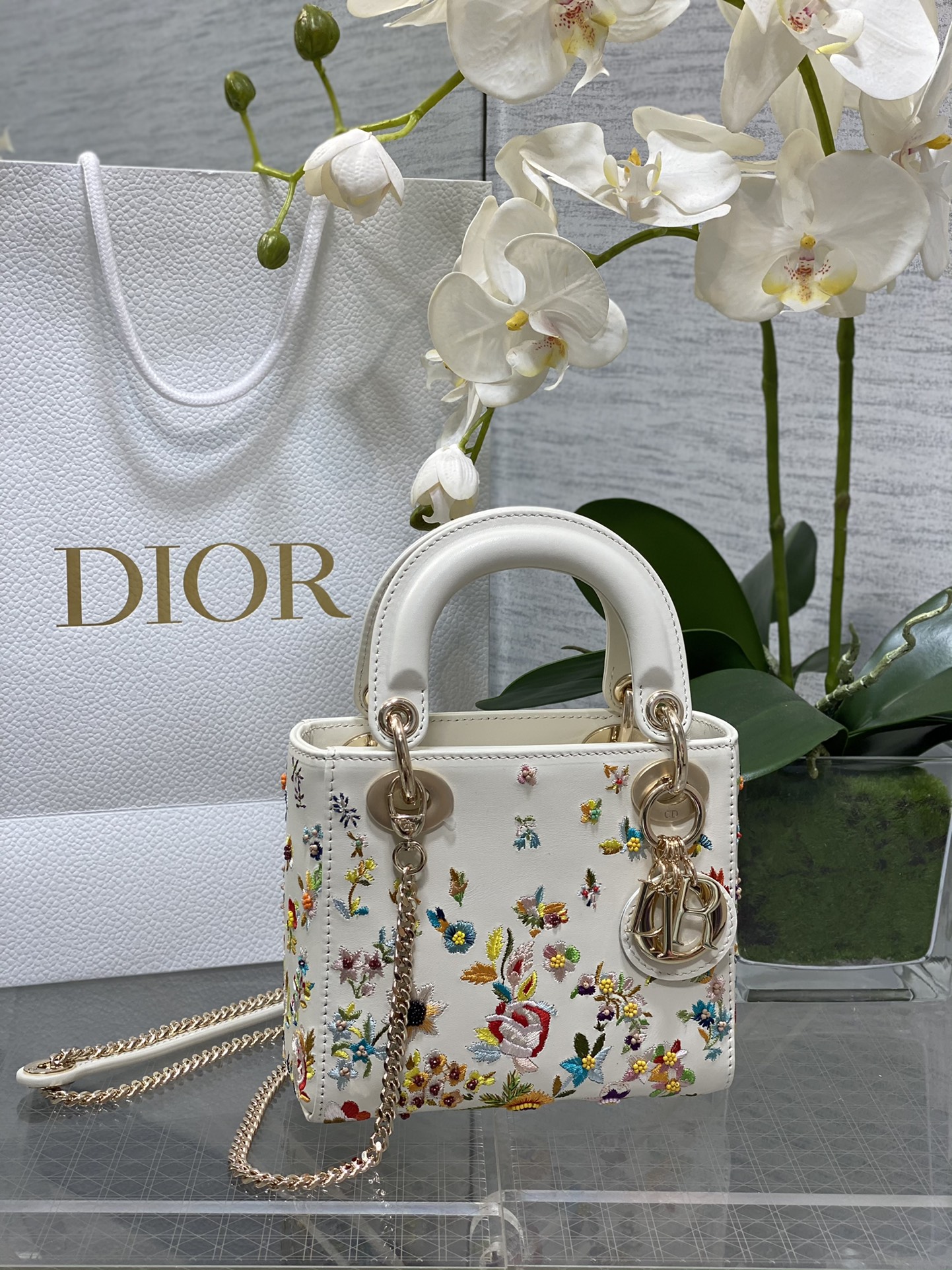 𝐋𝐚𝐝𝐲 Cuentas de flores bordadas de edición limitada