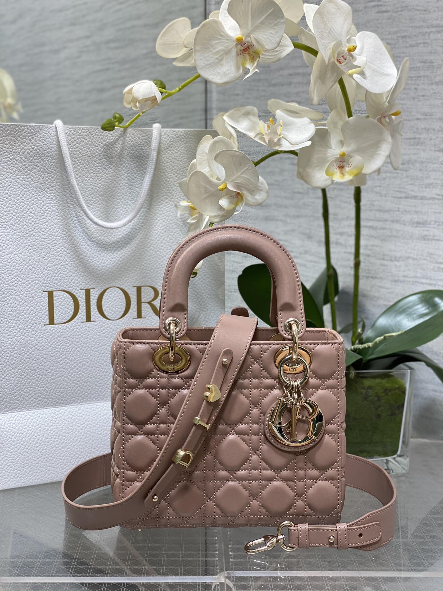 诺悠翩雅 Loro Piana 高定典藏名品高定成衣时装外套连衣裙衬衫T恤 #C902CC77