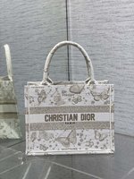 How to find replica Shop
 Dior Tote Bags Embroidery Vintage