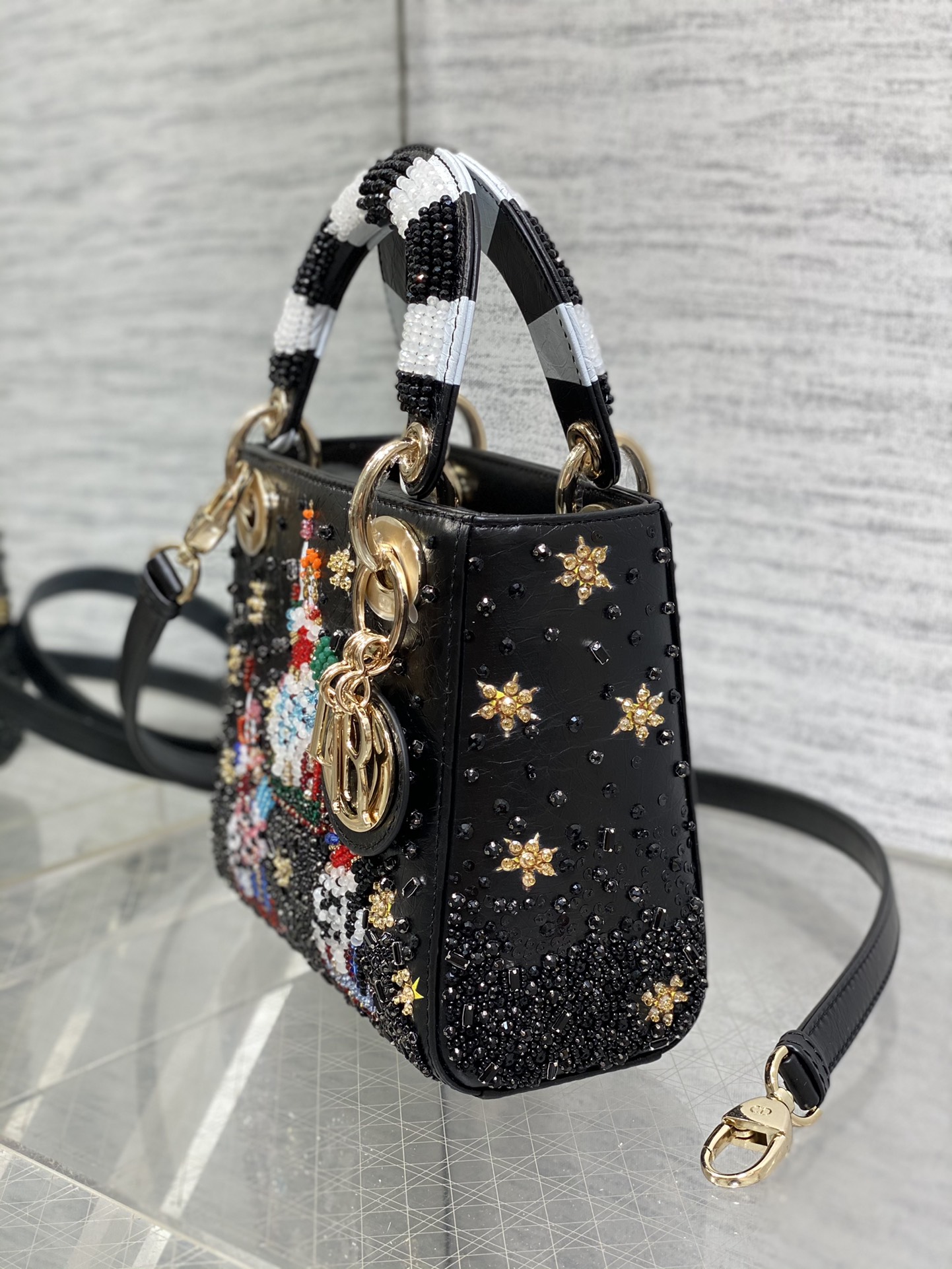 bead embroidery 3-grid Lady Dior bag, a must-have 3-grid small bag that 6