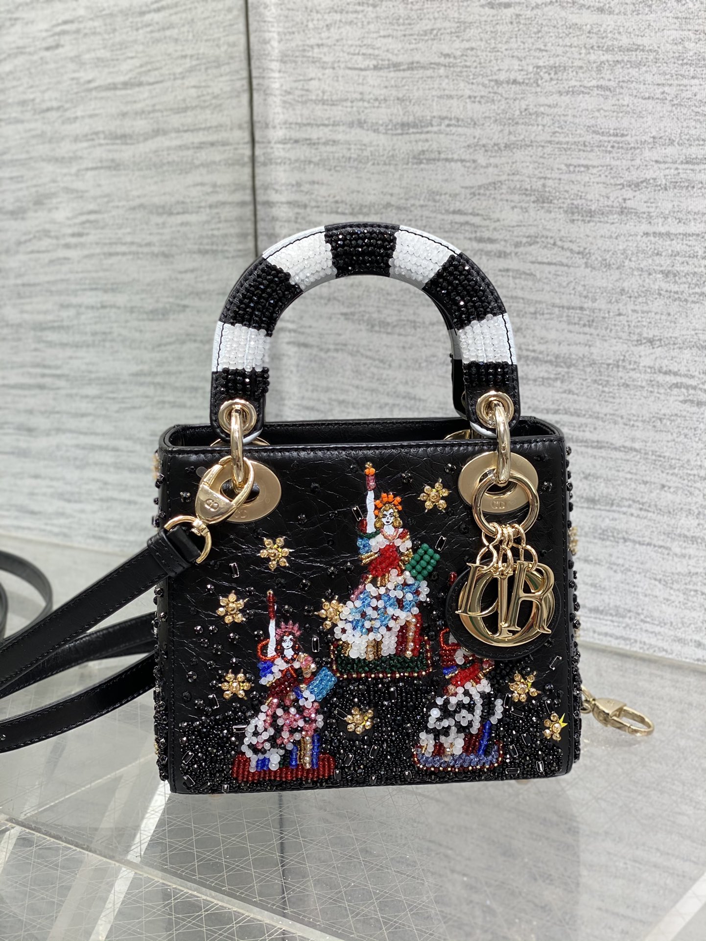bead embroidery 3-grid Lady Dior bag, a must-have 3-grid small bag that 2