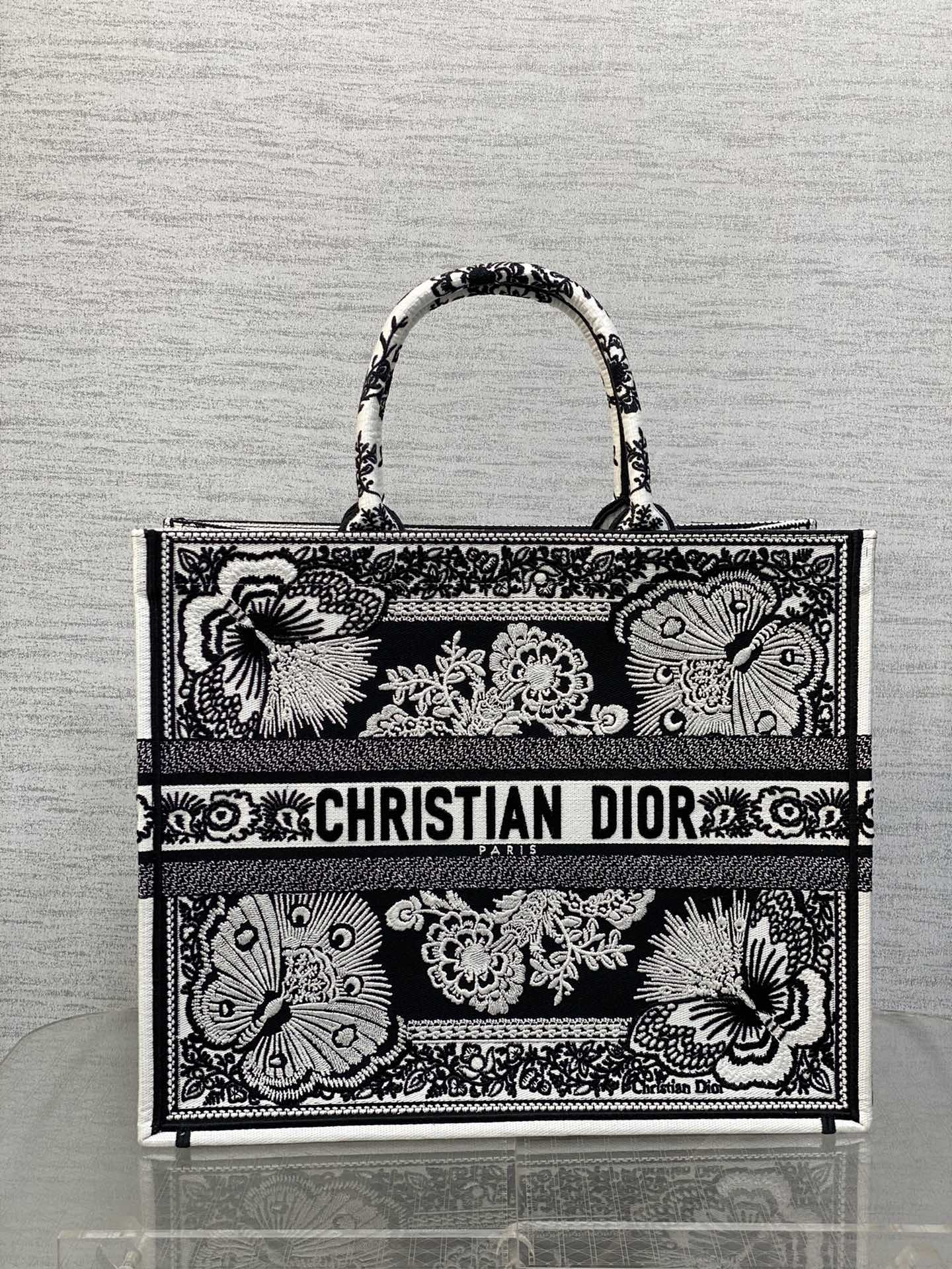 DIOR Large Tote Embroidered Handbag