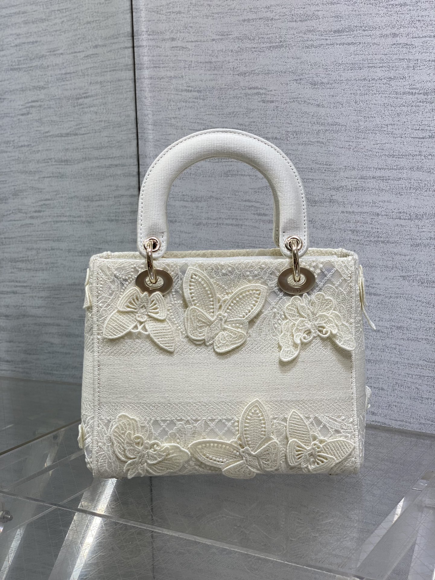 蝴蝶白现货️Lady最新蕾丝蝴蝶系列仙气满满的经典的图形刺绣精湛的工艺完美的配色整体时尚又复古高级又浪漫