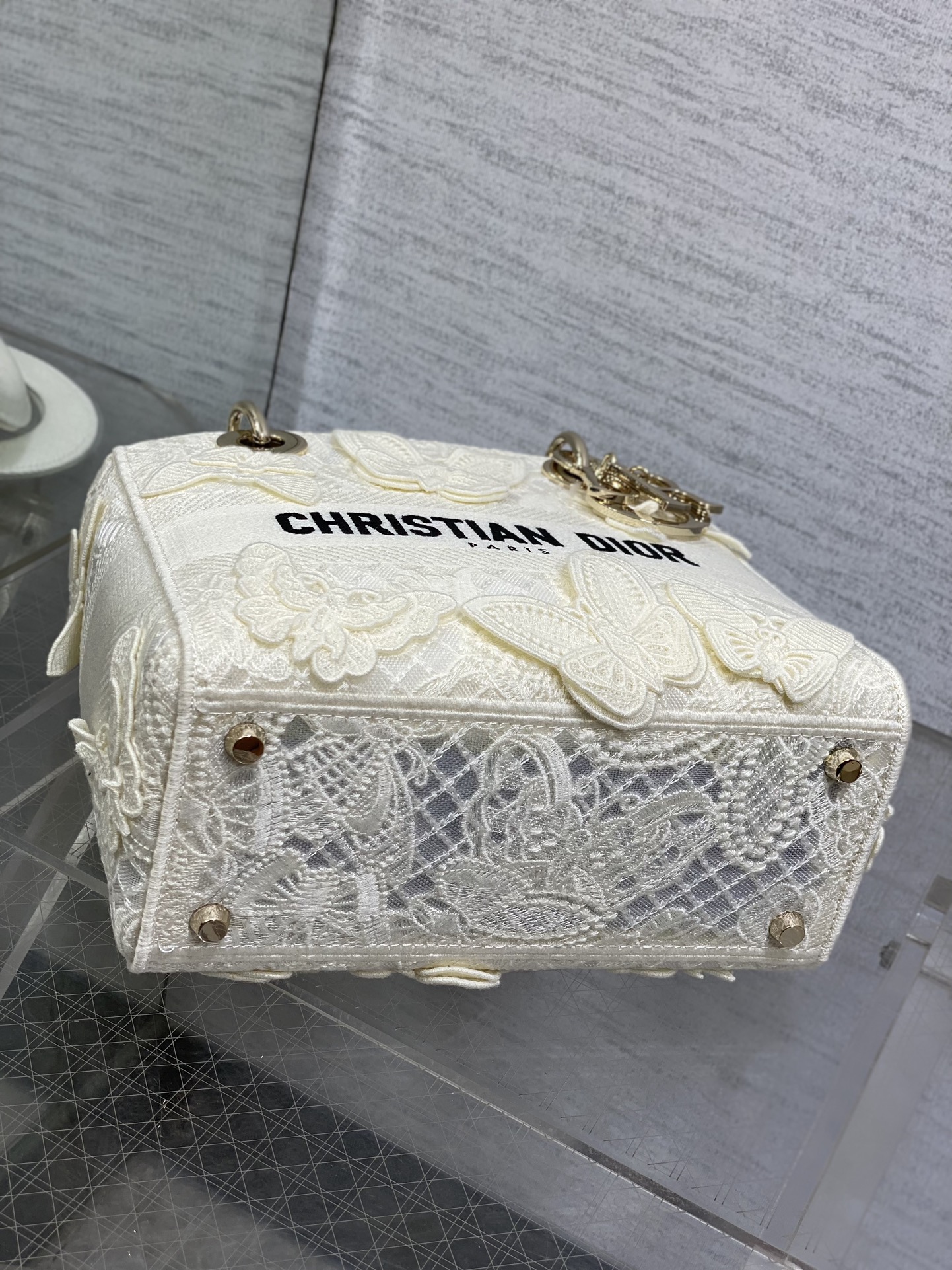 蝴蝶白现货️Lady最新蕾丝蝴蝶系列仙气满满的经典的图形刺绣精湛的工艺完美的配色整体时尚又复古高级又浪漫