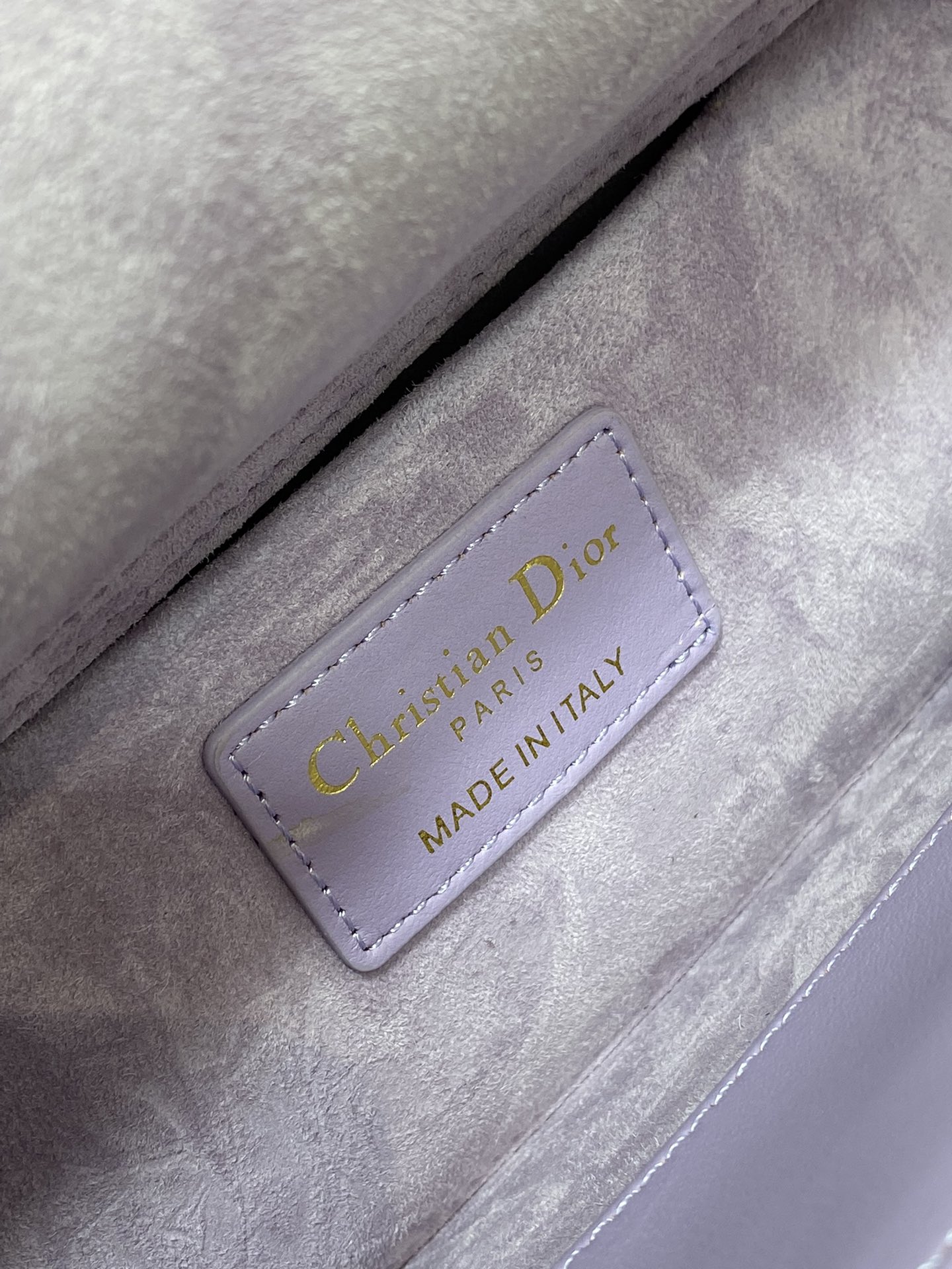 迪奥Dior顶级进口原厂羊皮横款戴妃包梦幻紫现货️原厂皮内里配羊筋绒全新D-joy强势回归大爆款的节奏包