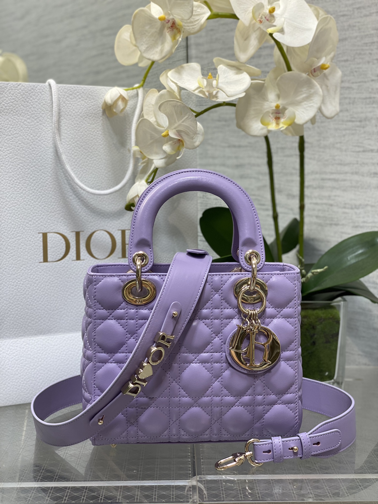 𝐋𝐚𝐝𝐲Cuatro cuadros fantasía piel de oveja violeta oro claro
