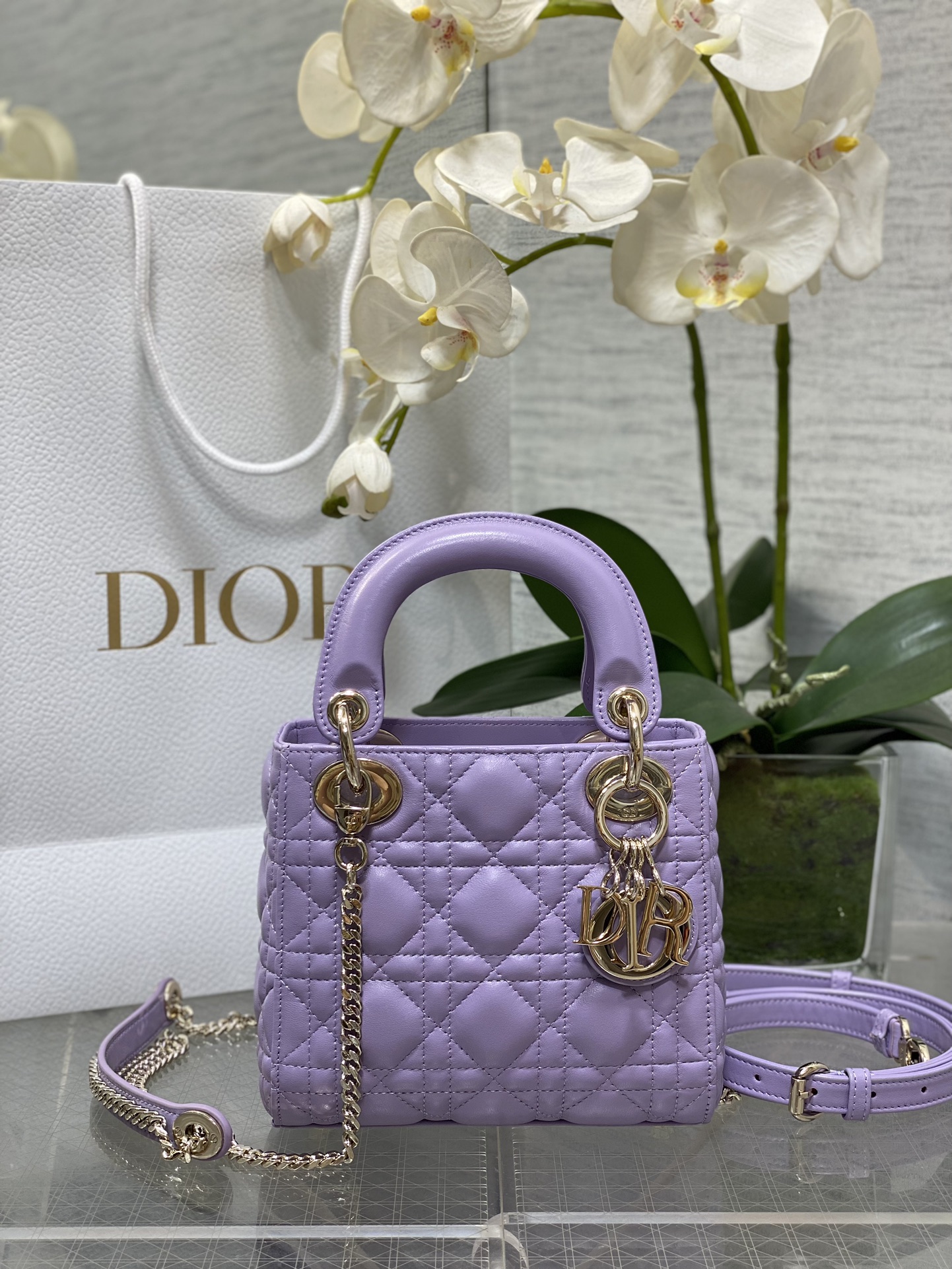 𝐋𝐚𝐝𝐲 Tres cuadros fantasía piel de oveja violeta oro claro