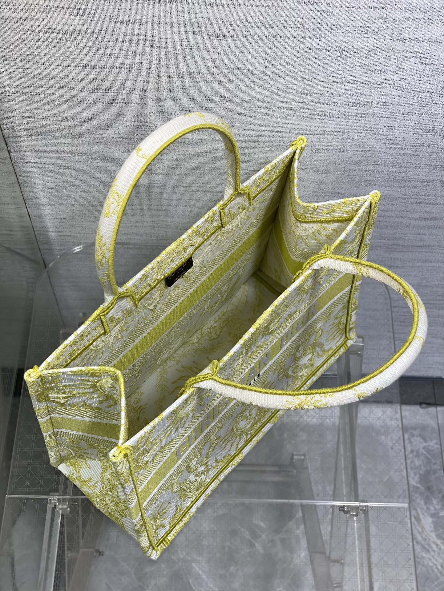 中号现货️Tote最新春夏系列高级的太阳刺绣图案绝美的拼色标志性的字母超大容量的设计凹造型神器时尚精必入