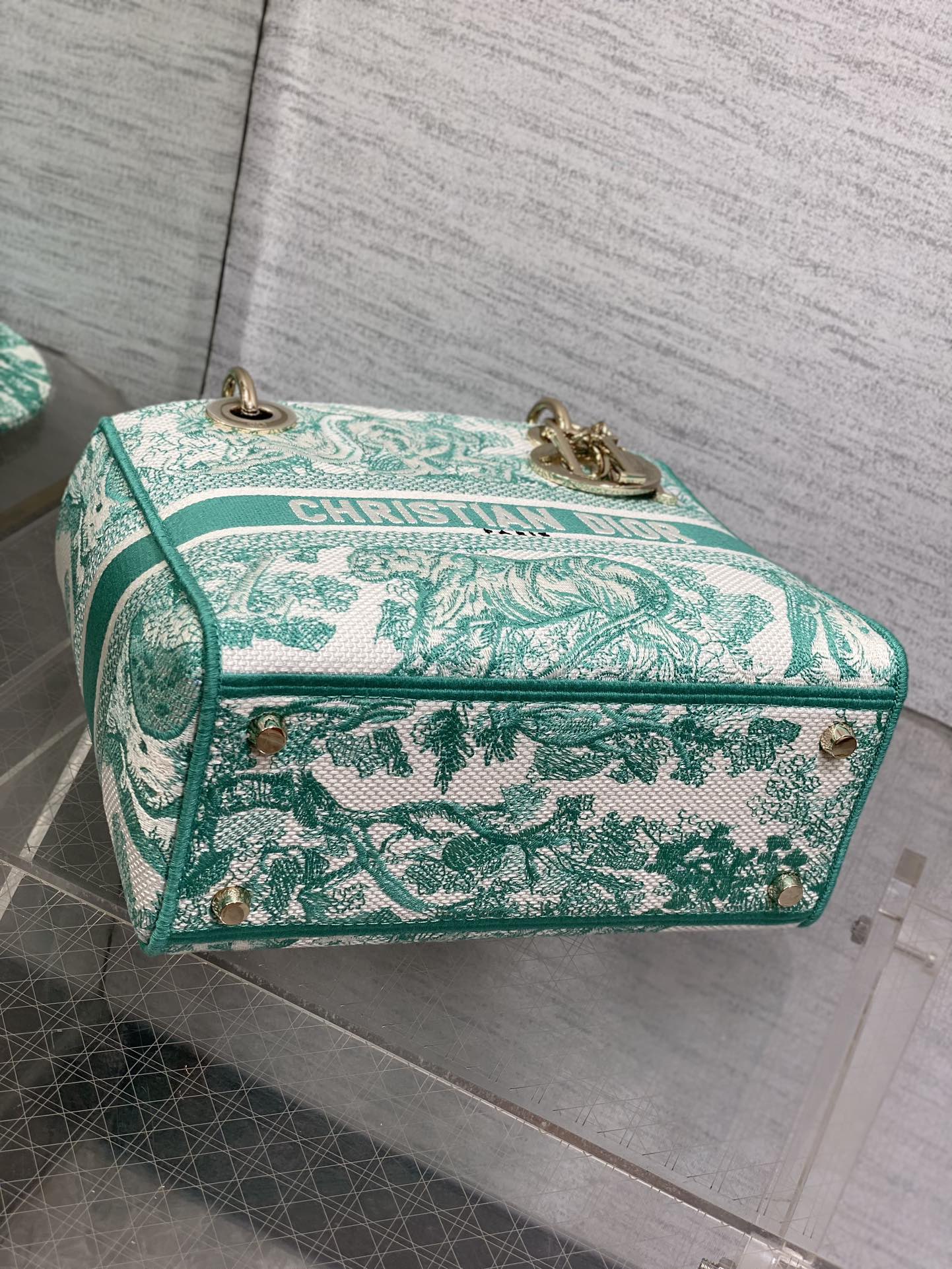 现货️Lady刺绣绿色丛林老虎系列️精美的刺绣经典的设计让整个包非常亮眼大容量的设计凹造型神器时尚精必入