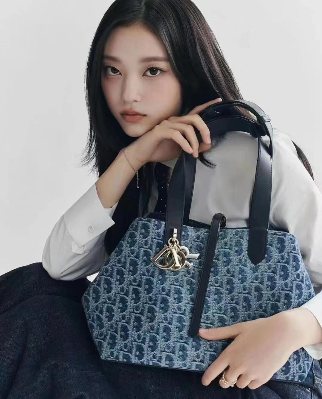Elegante y versátil con un toque retro.