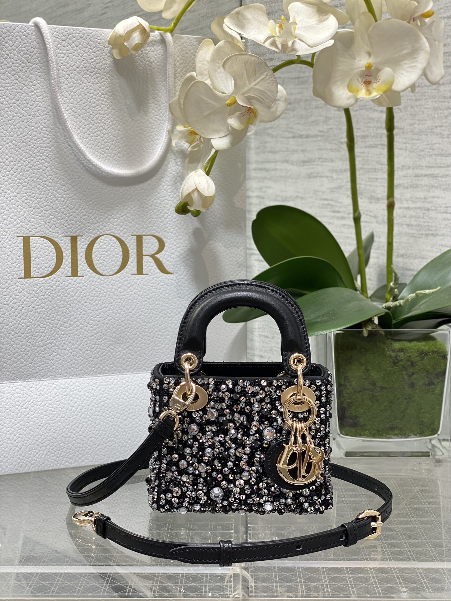 𝐋𝐚𝐝𝐲 𝐌𝐢𝐜𝐫𝐨 últimos diamantes negros hechos a mano