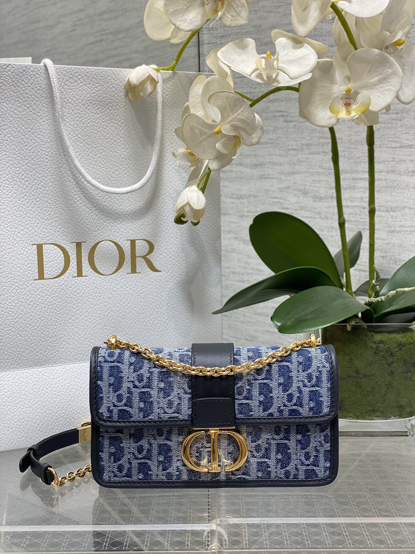 𝐌𝐨𝐧𝐭𝐚𝐢𝐠𝐧𝐞𝟑𝟎Condiciones de la cadena pequeña Montaigne Denim