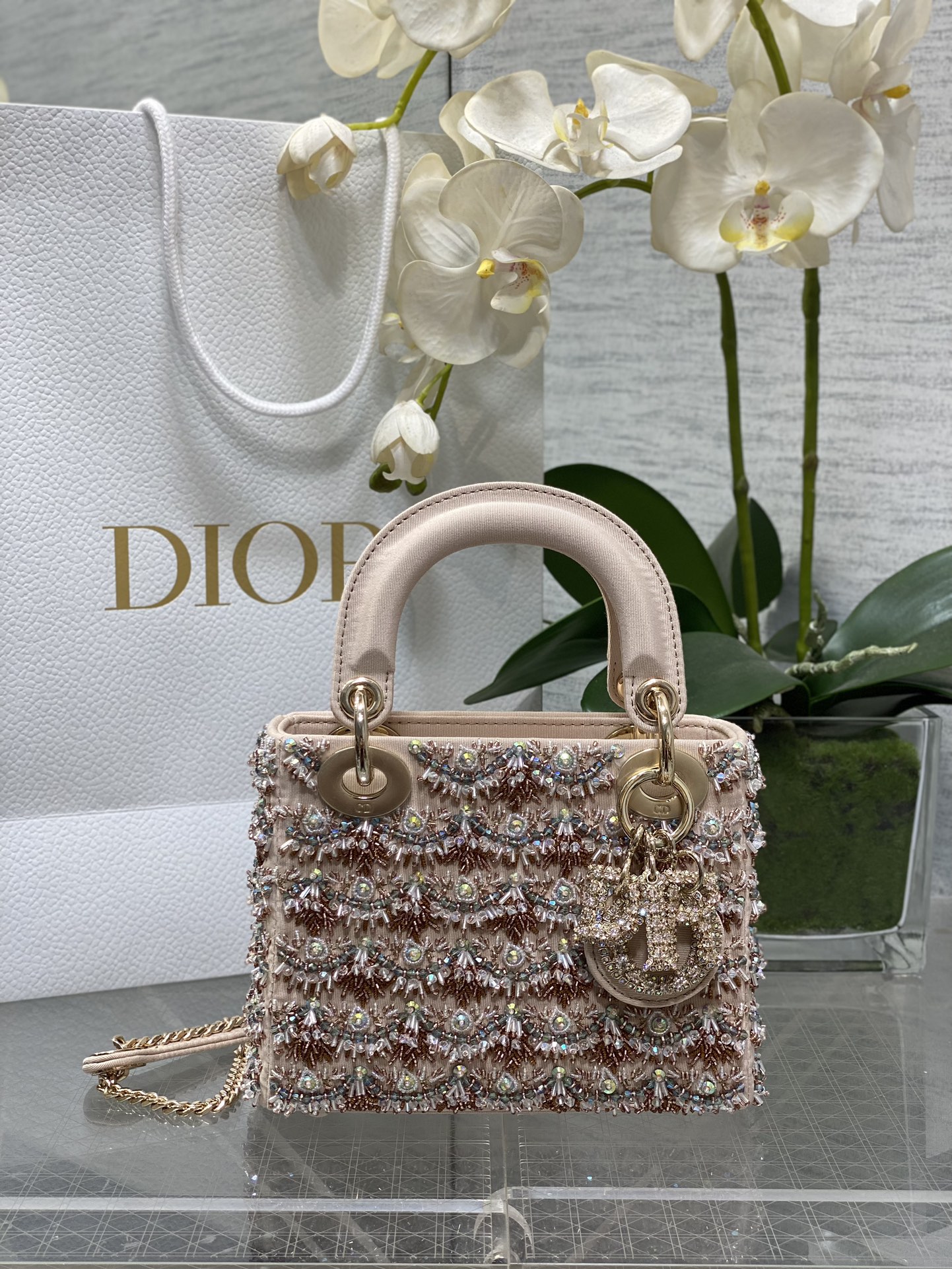 𝐋𝐚𝐝𝐲 de tres compartimentos, última versión con diamantes brillantes