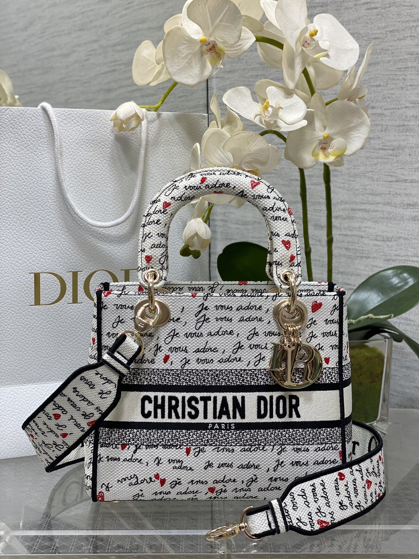 𝐋𝐚𝐝𝐲 Edición limitada del Día de San Valentín chino de cinco cuadrículas
