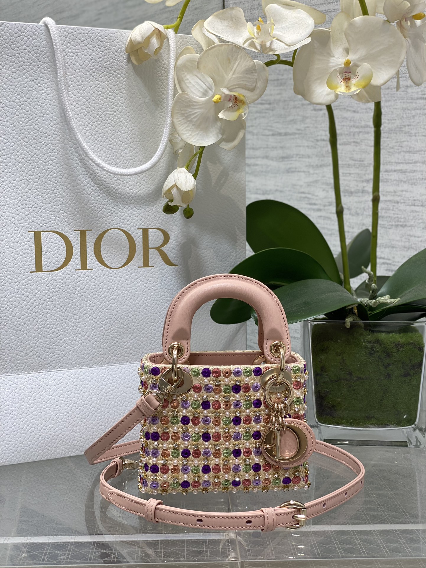 𝐋𝐚𝐝𝐲 𝐌𝐢𝐜𝐫𝐨 últimas cuentas de mariposa