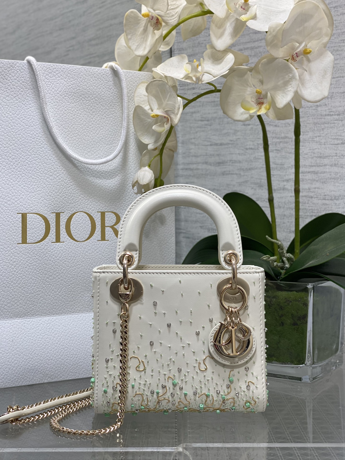 𝐋𝐚𝐝𝐲Cuentas verde menta de edición limitada con tres compartimentos