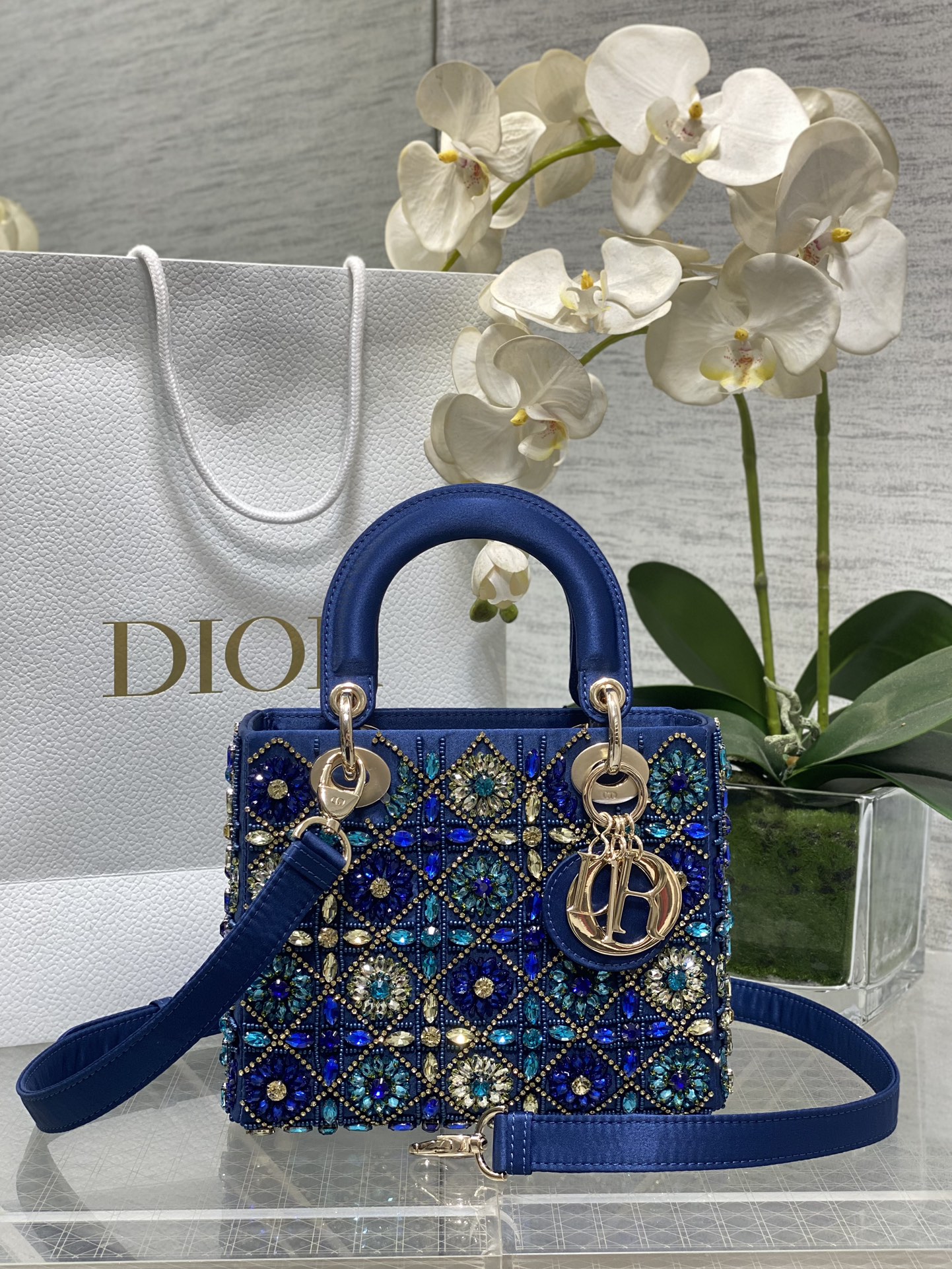 𝐋𝐚𝐝𝐲 Diamante azul zafiro de edición limitada de cuatro cuadros