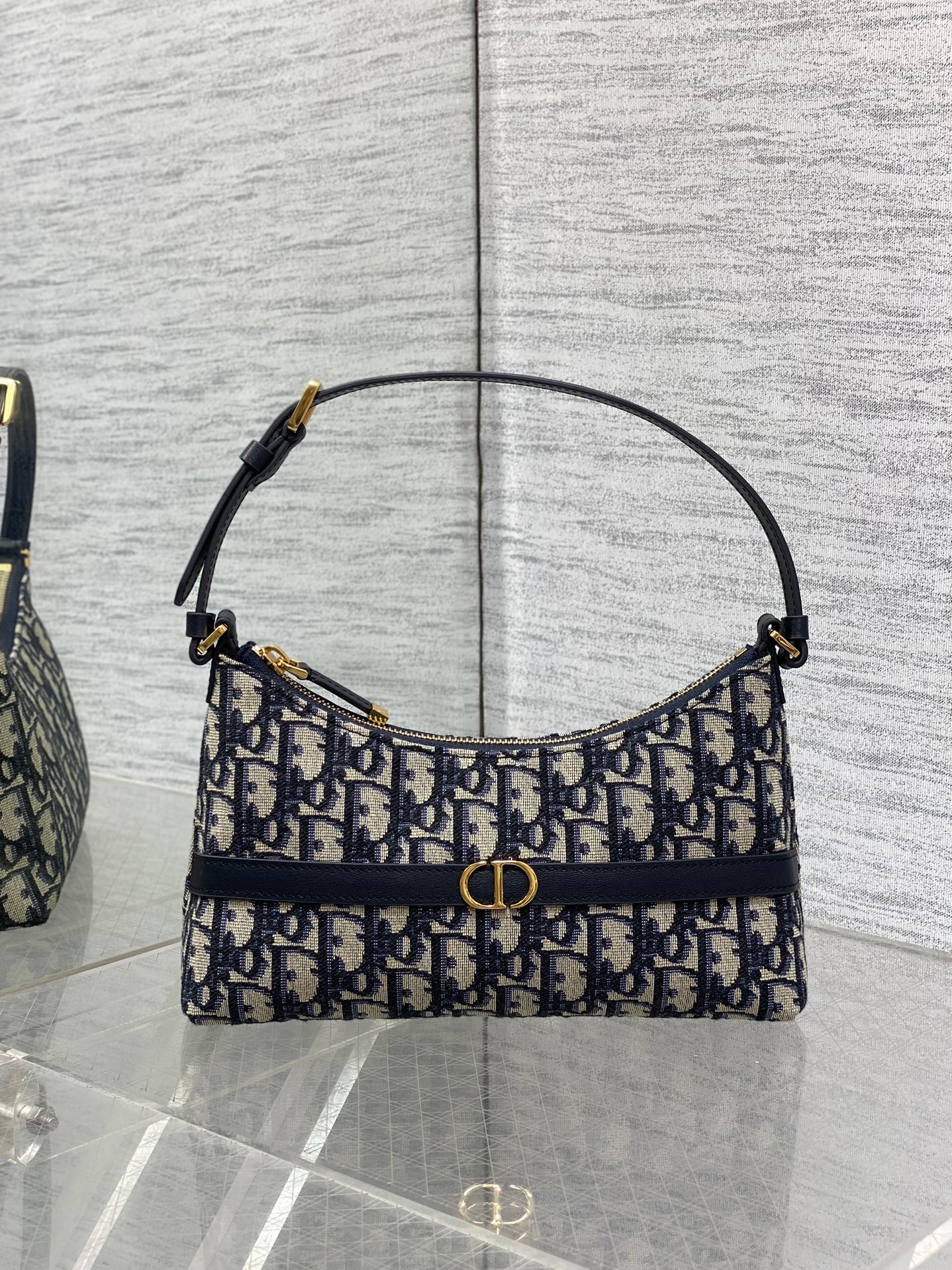 Dior Caro Moda
 Bolsos cruzados y bandoleras Azul Oro retro Colección otoño – invierno Oblique Underarm