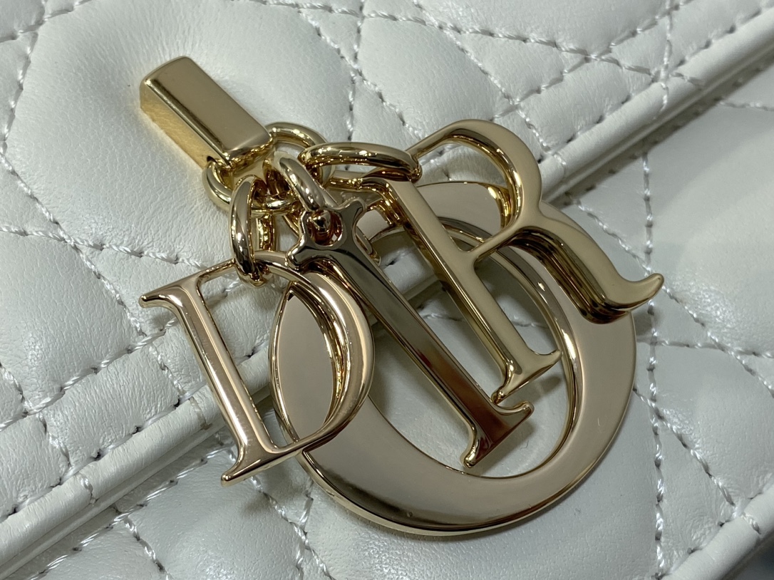 Dior Style White Leather Clutch Lookbook Reference image 2