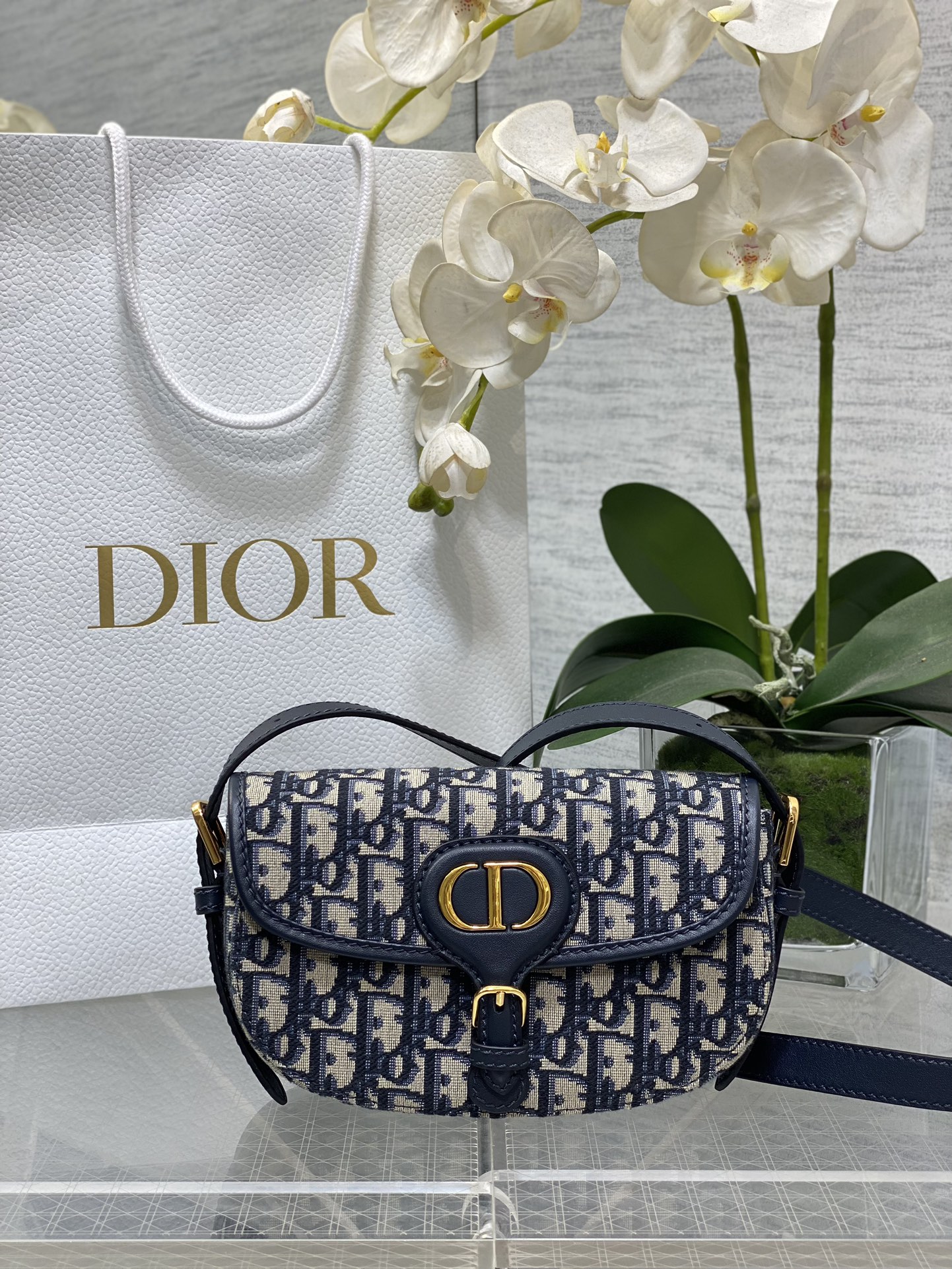 𝐃𝟏𝐨𝐫 𝐁𝐨𝐛𝐛𝐲 Bolso Media Luna Pequeño