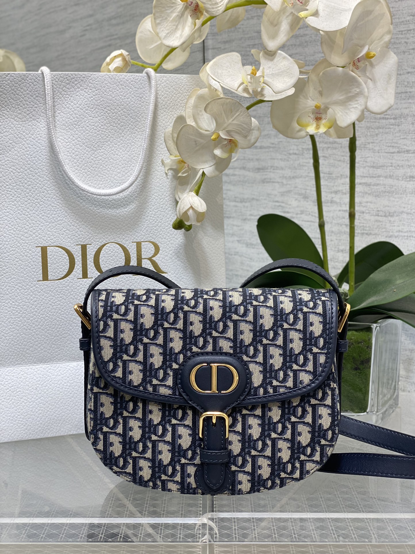𝐃𝟏𝐨𝐫 𝐁𝐨𝐛𝐛𝐲 Bolso Media Luna Mediana