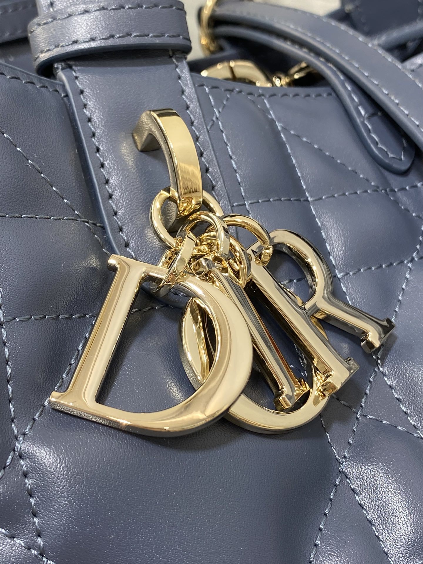 中号现货️Toujours系列秋冬最新丹宁蓝有点太美了高颜值大包包颜色非常清新让人眼前一亮轻松拿捏高级感