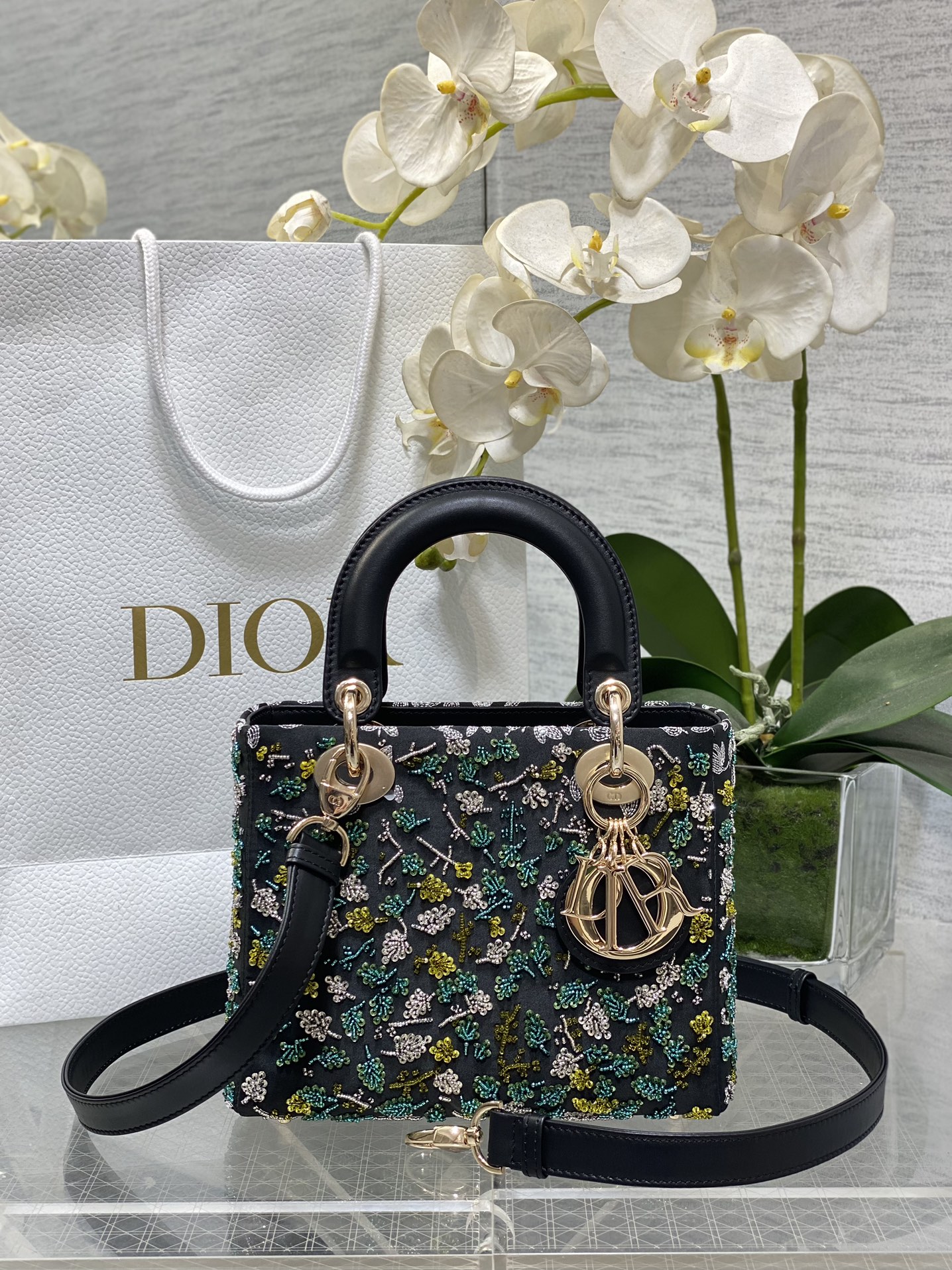 𝐋𝐚𝐝𝐲 Cuentas de hojas de edición limitada de cuatro marcos