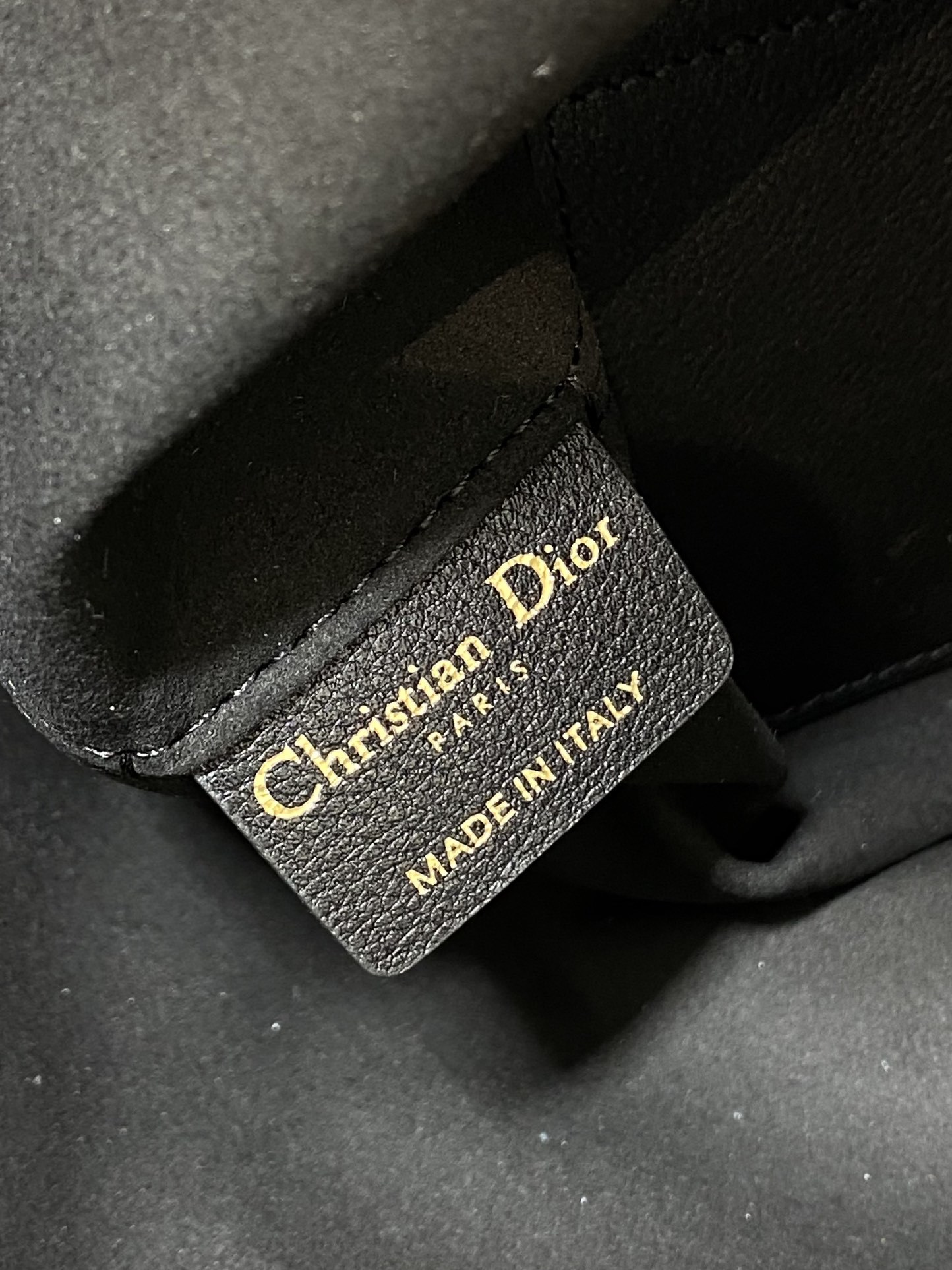 中号现货️Toujours系列秋冬最新压花黑色有点太美了高颜值大包包颜色非常清新让人眼前一亮轻松拿捏高级