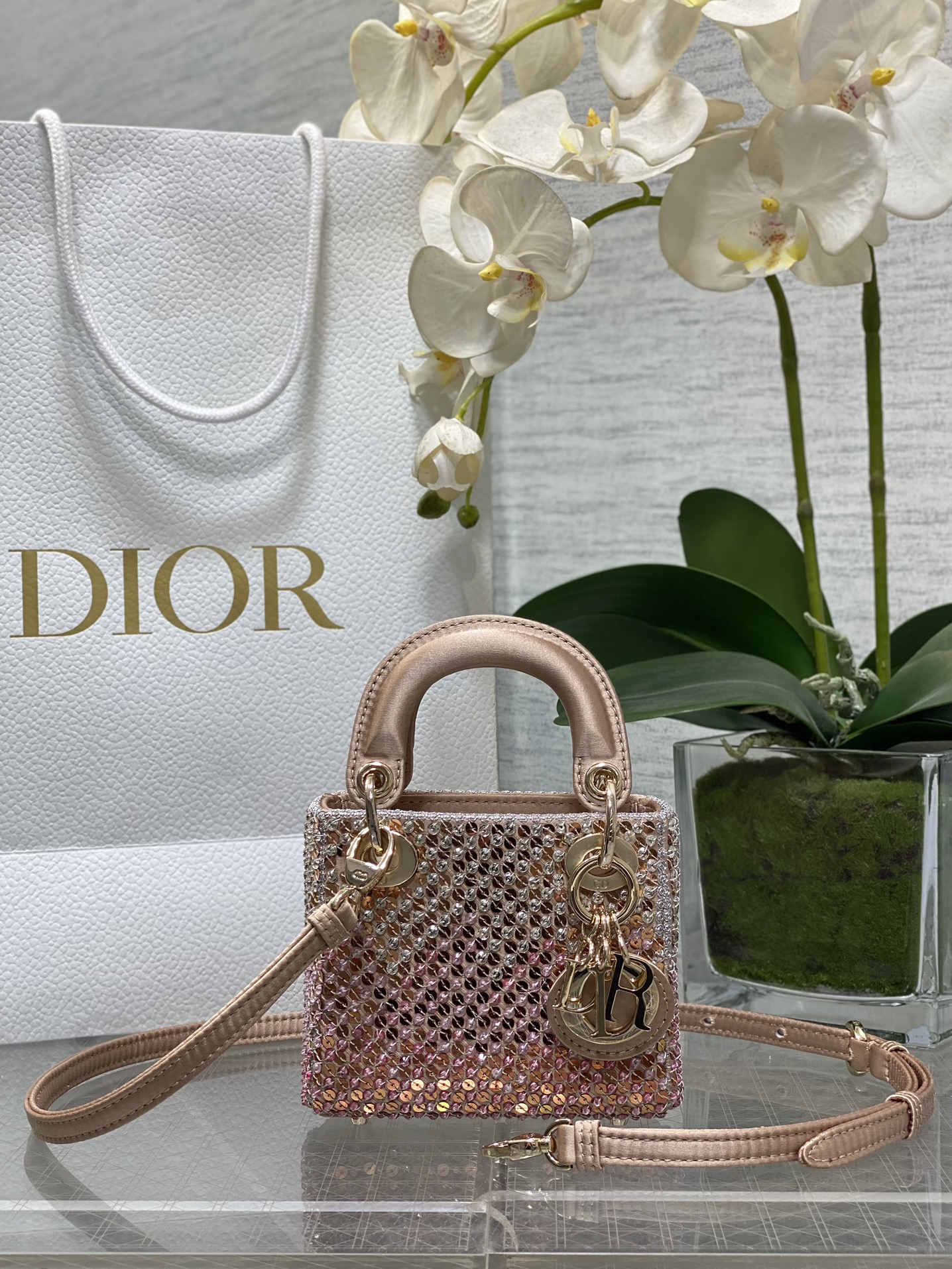 𝐋𝐚𝐝𝐲 𝐌𝐢𝐜𝐫𝐨 cuentas rosadas degradadas
