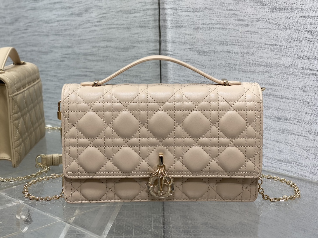 𝐃𝟏𝐨𝐫 𝐌𝐢𝐬𝐬 último beige caramelo grande