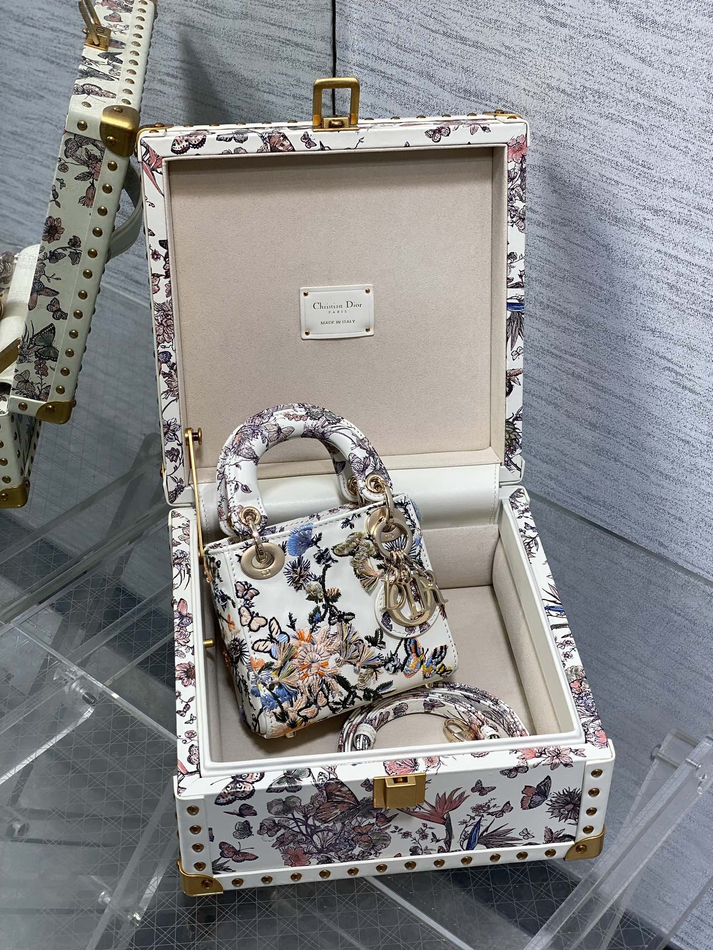 Reserva‼ ️ Traje LadyDior super mini de edición limitada, nivel de colección de estuche rígido limitado, decorado con b…
