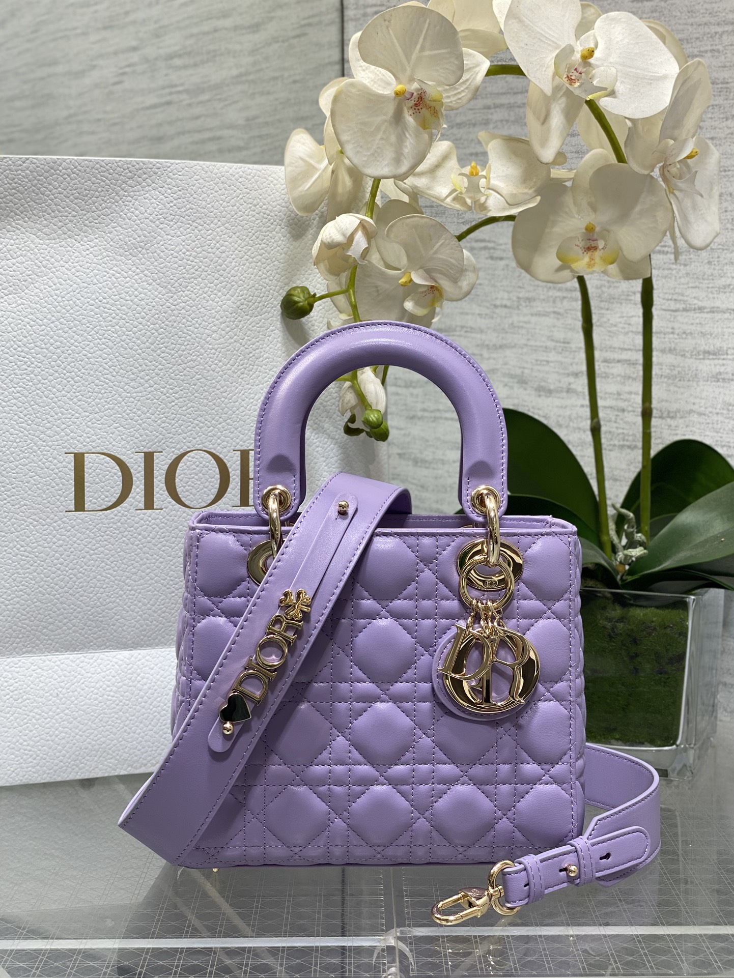 𝐋𝐚𝐝𝐲 Fantasía de piel de oveja de cuatro cuadros violeta
