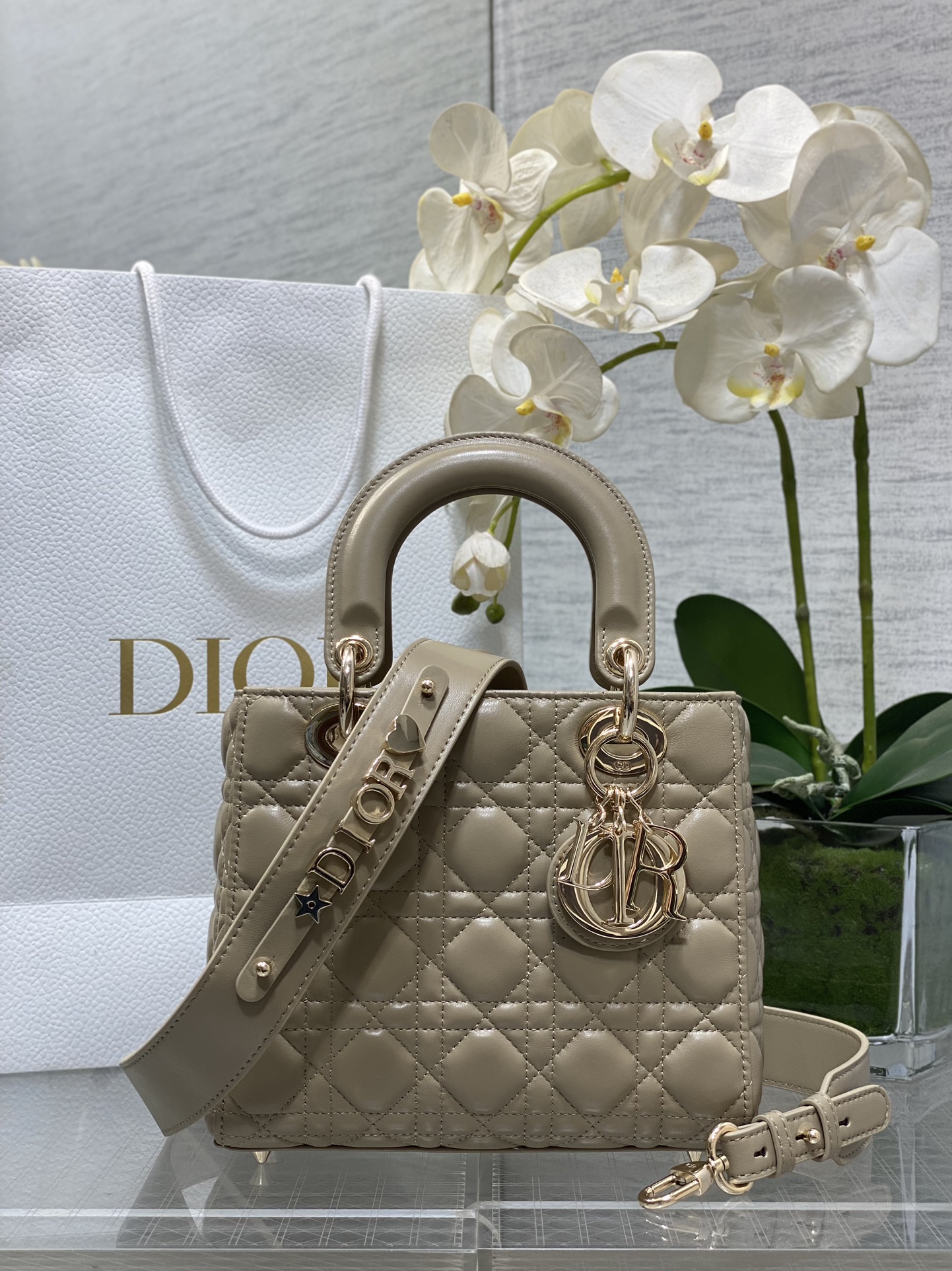 𝐋𝐚𝐝𝐲 Color té con leche de piel de oveja de cuatro cuadros