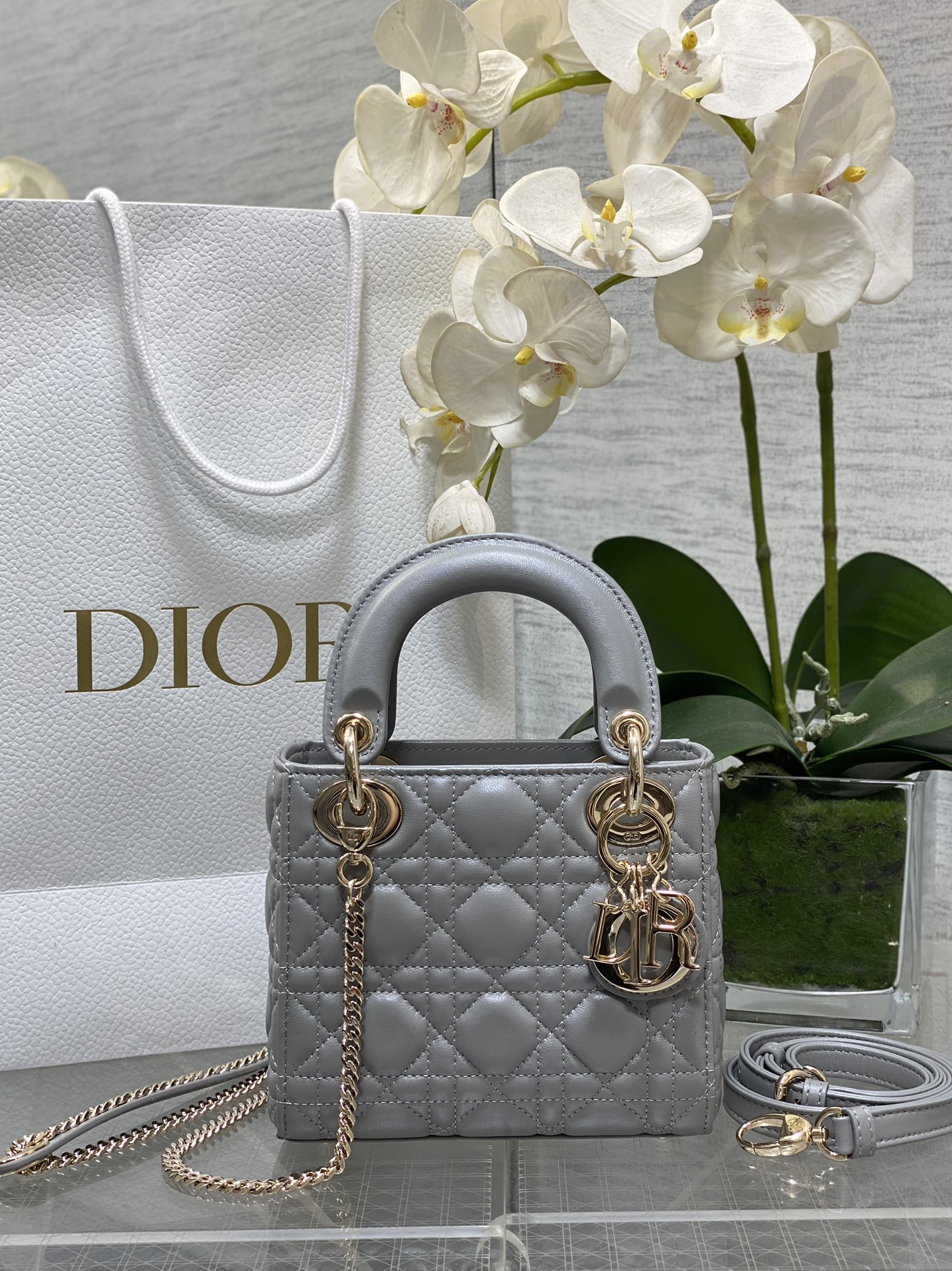 𝐋𝐚𝐝𝐲 Piel de oveja de tres paneles gris nacarado