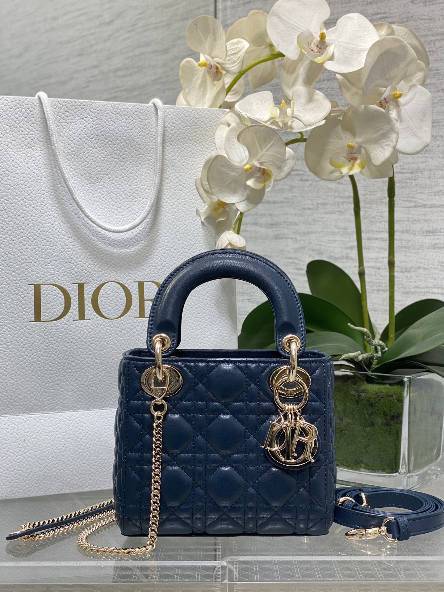 𝐋𝐚𝐝𝐲Piel de oveja de tres paneles azul oscuro