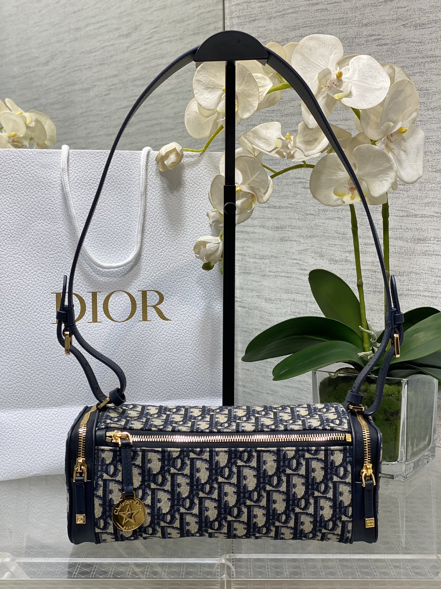 𝐄𝐚𝐬𝐭-𝐖𝐞𝐬𝐭 bolsa cilíndrica nueva