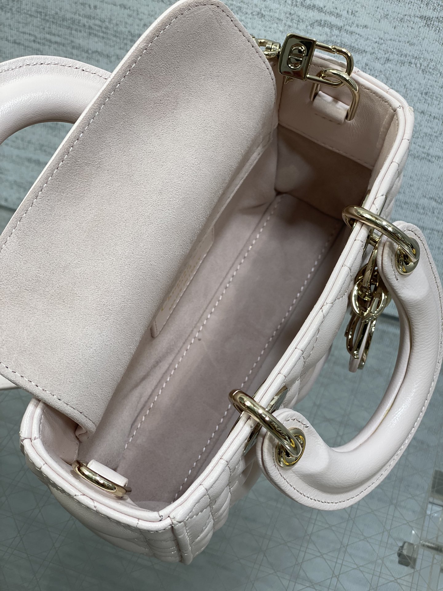 Dior D-Joy Bag Lambskin Mini, A Timeless Design with Chic Retro Style 9 i1745506209 9404 1