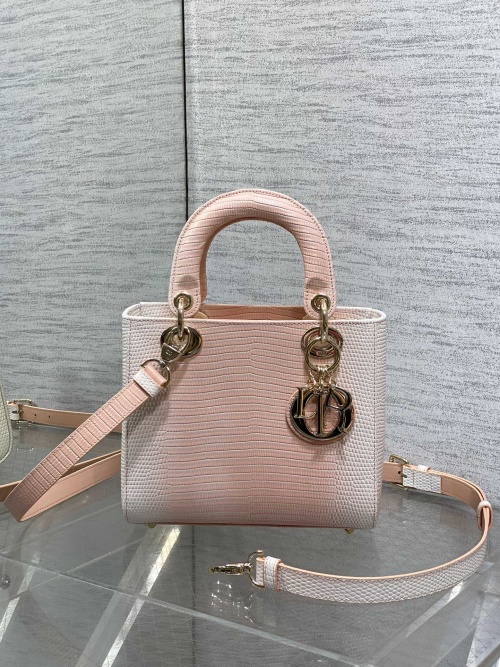 Dior Lady Dior Four-Grid Lizard-Embossed Bag, Elegant and Unique, 20cm 1 Dior Lady Dior Four-Grid Lizard-Embossed Bag, Elegant and Unique, 20cm