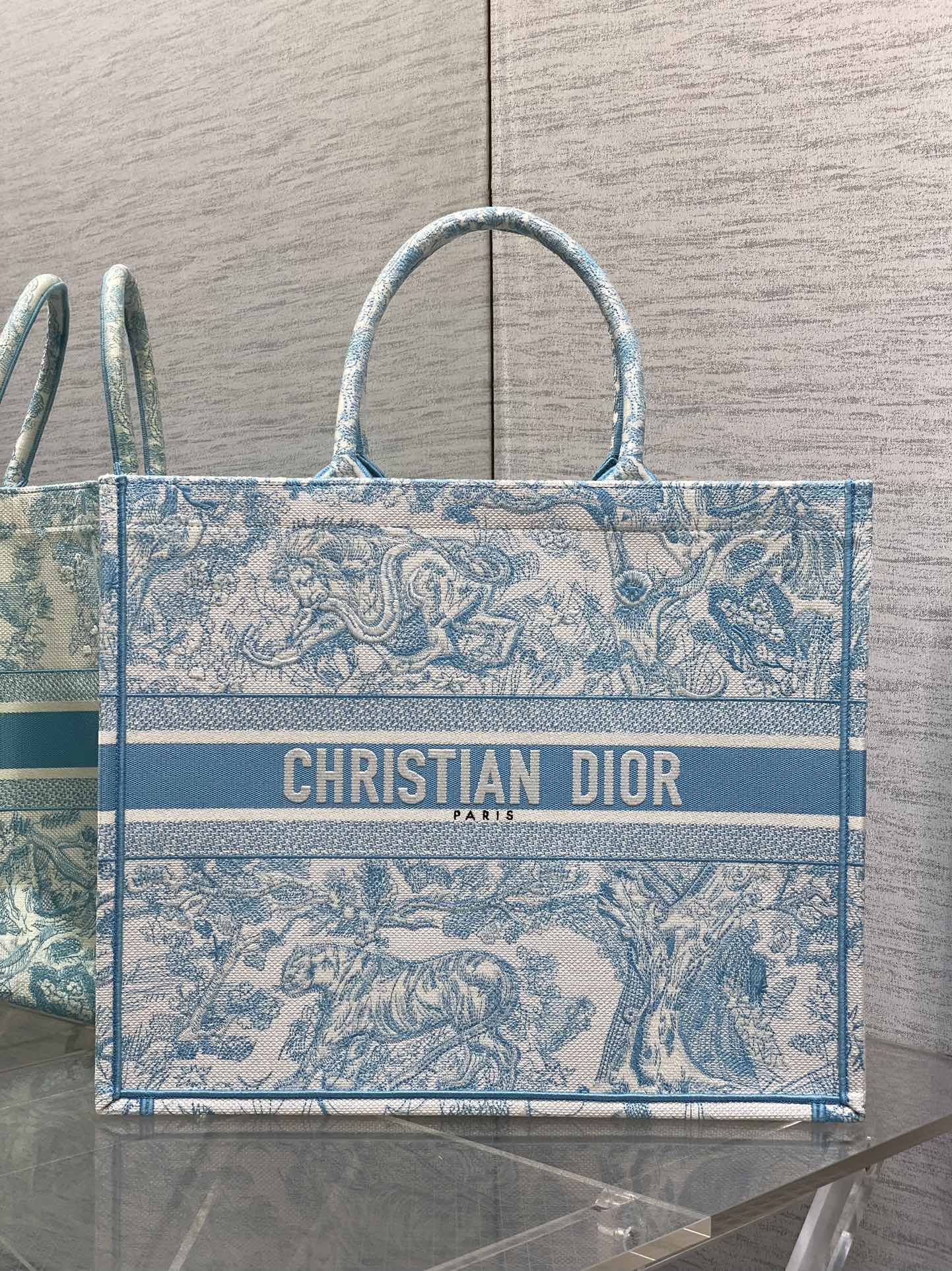 Dior Tote moyen broderie tigre bleu lagon bicolore sac tote
